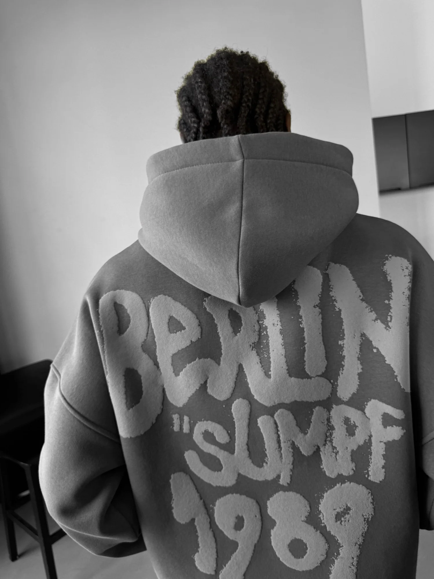 Oversize Berlin "Sumpf" Hoodie - Anthracite - Image 4