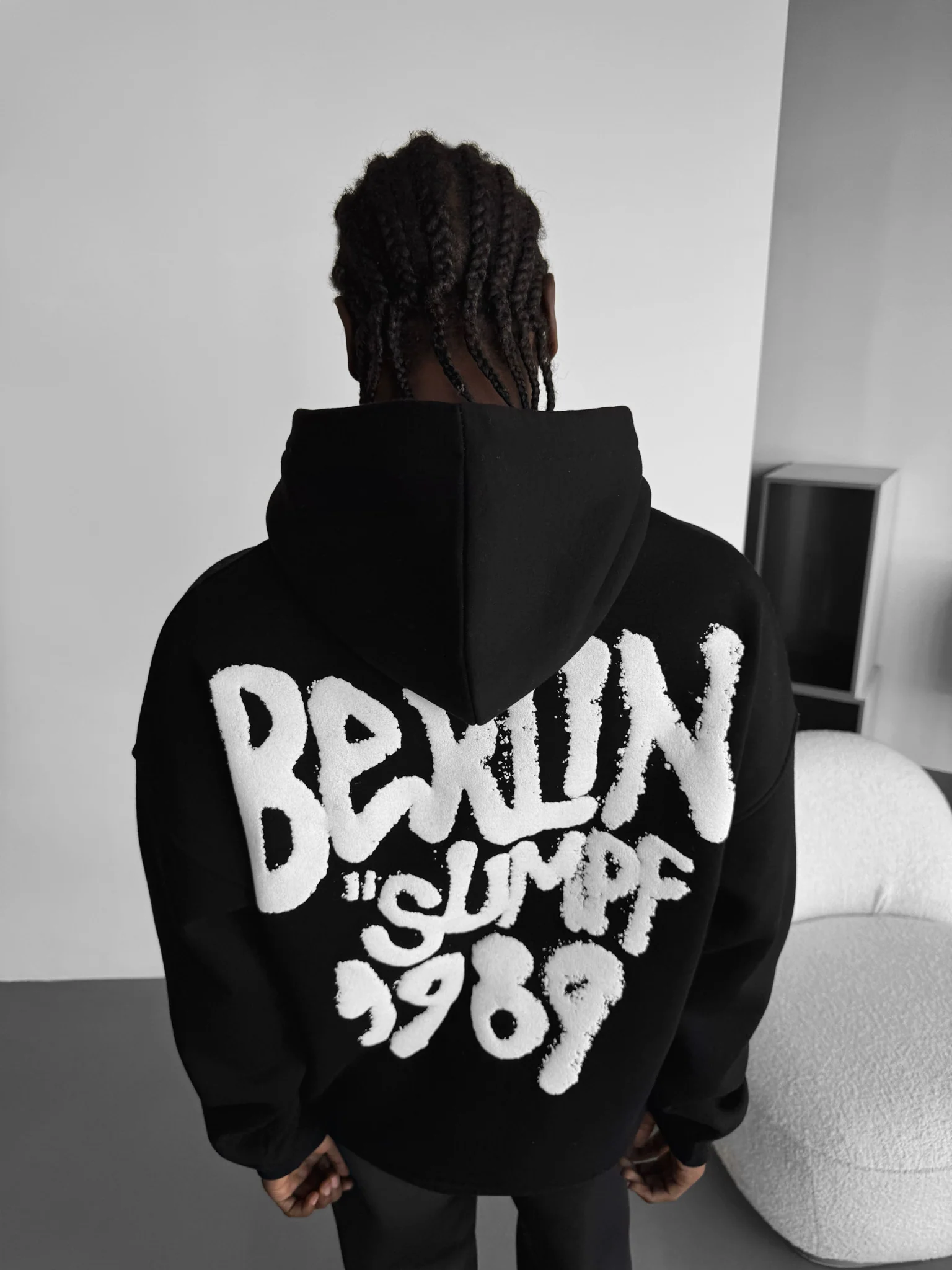Oversize Berlin "Sumpf" Hoodie - Black - Image 3