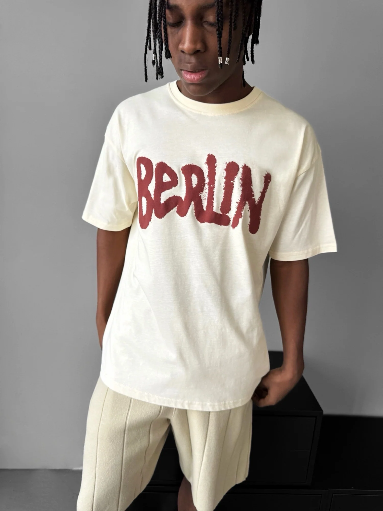 Oversize 'Berlin Sumpf' T-Shirt - Antique White and Red - Image 5