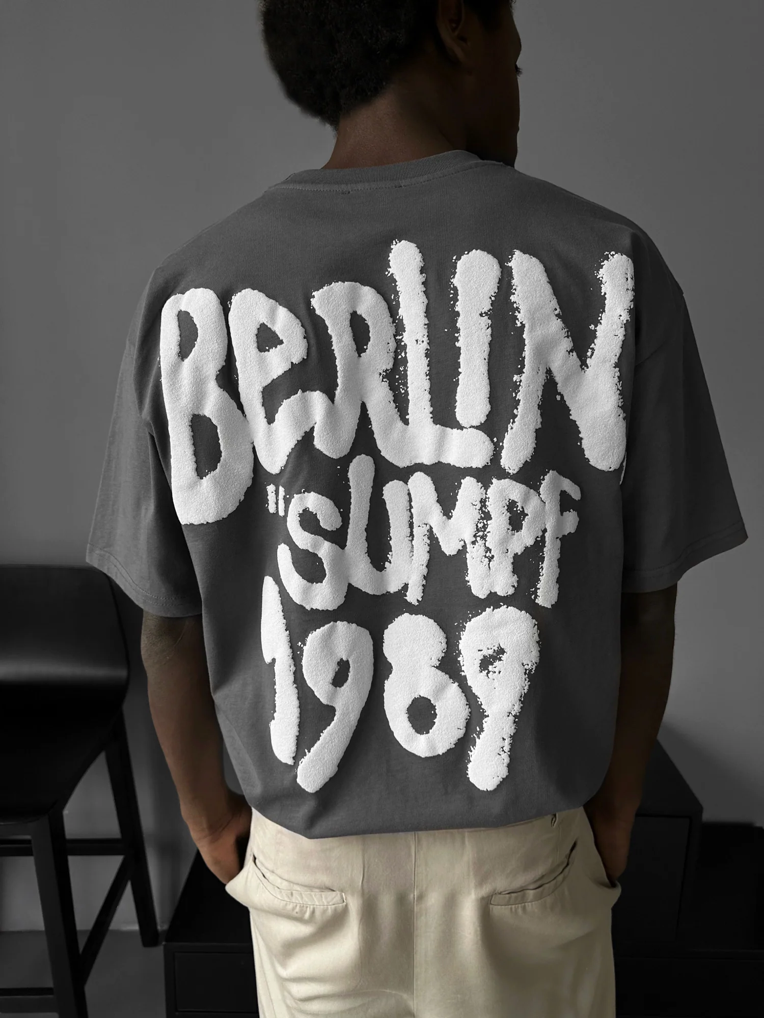 Oversize 'Berlin Sumpf' T-Shirt - Anthracite - Image 2