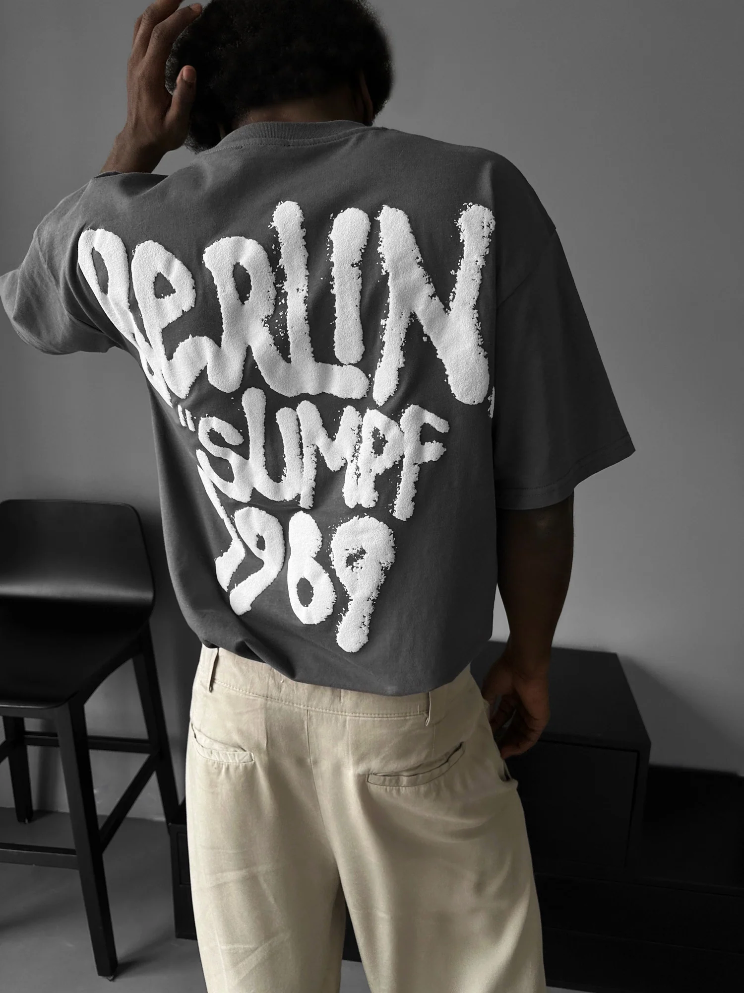 Oversize 'Berlin Sumpf' T-Shirt - Anthracite - Image 4