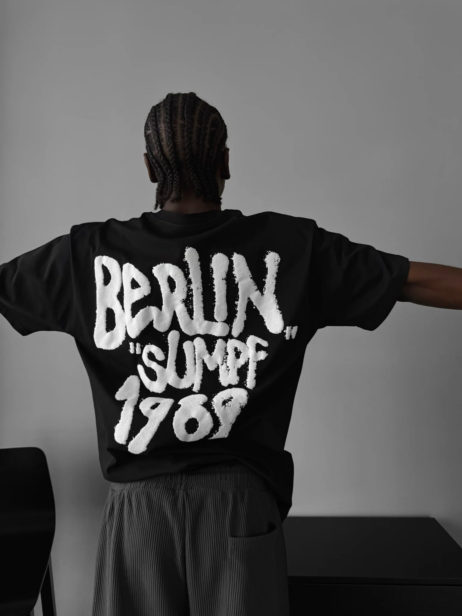 Oversize 'Berlin Sumpf' T-Shirt - Black - Image 2