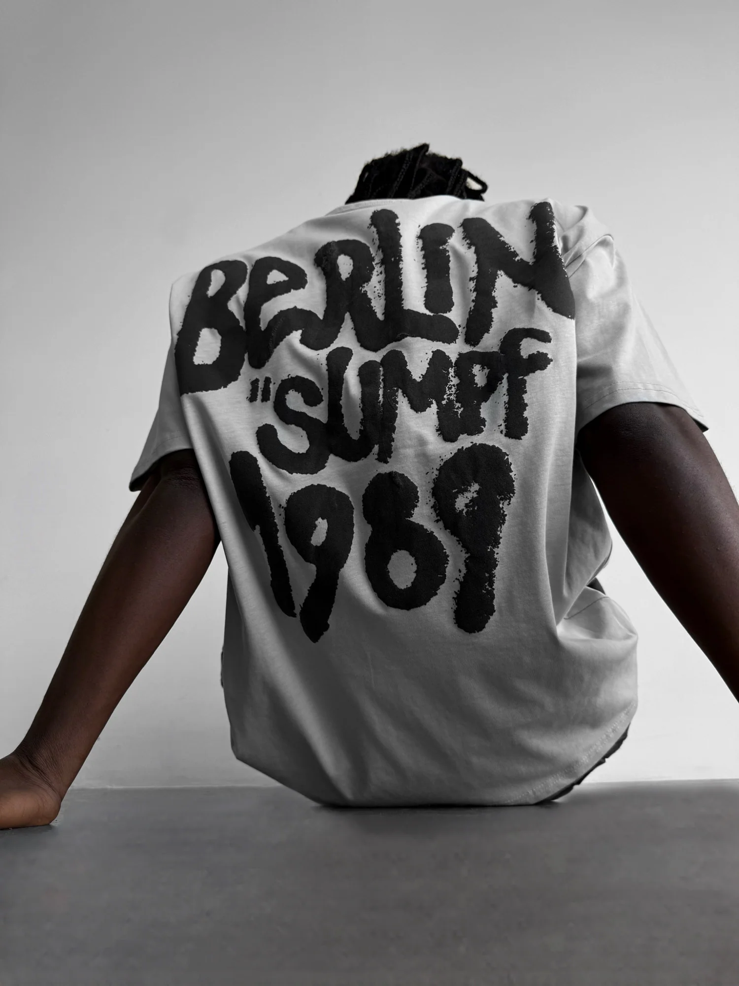 Oversize 'Berlin Sumpf' T-Shirt - Grey - Image 5