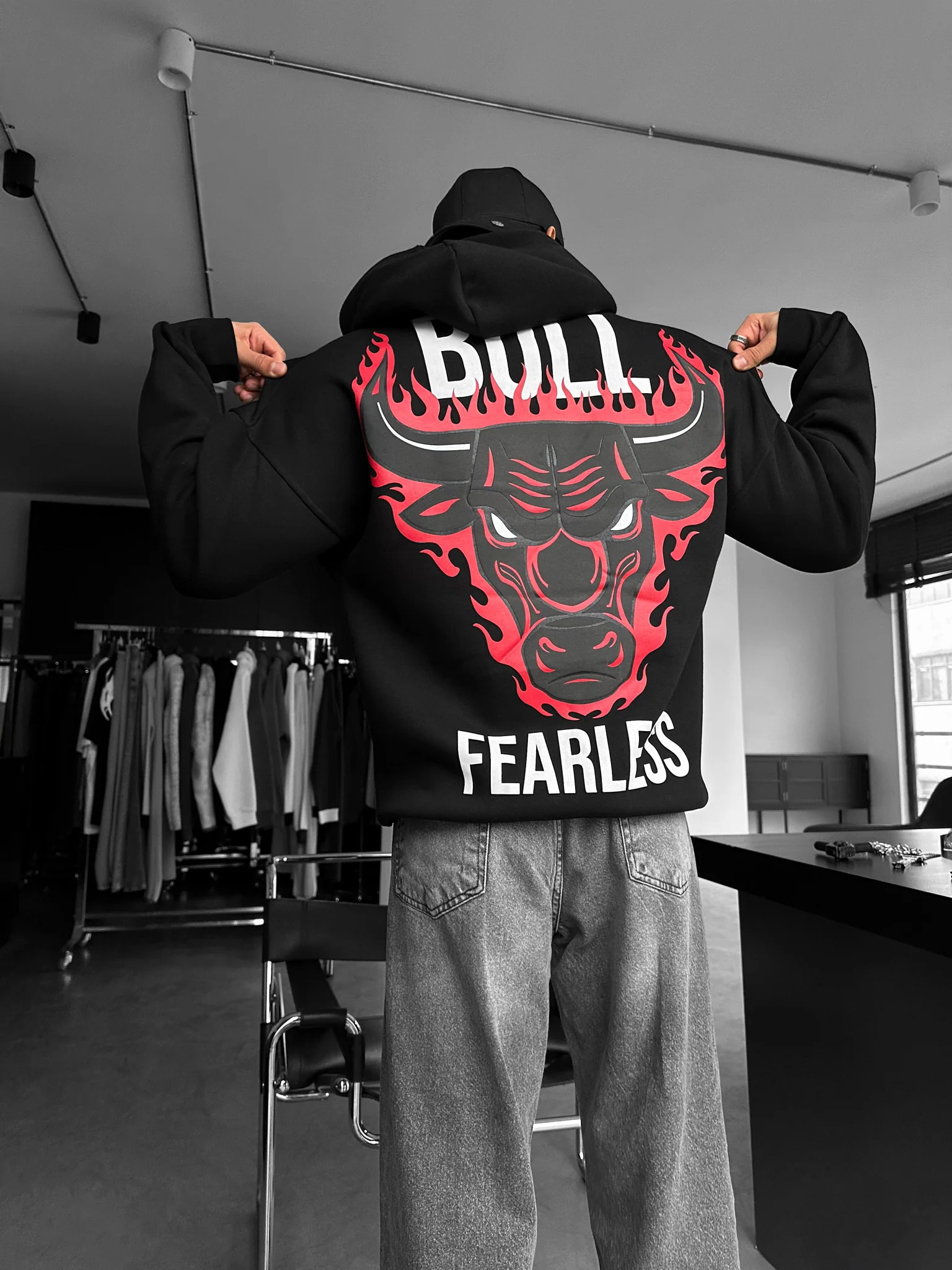 Oversize Bull Fearless Hoodie - Black and Red - Image 2