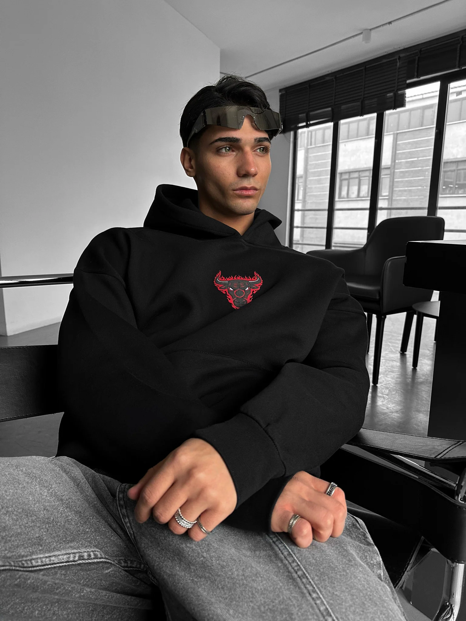 Oversize Bull Fearless Hoodie - Black and Red - Image 4