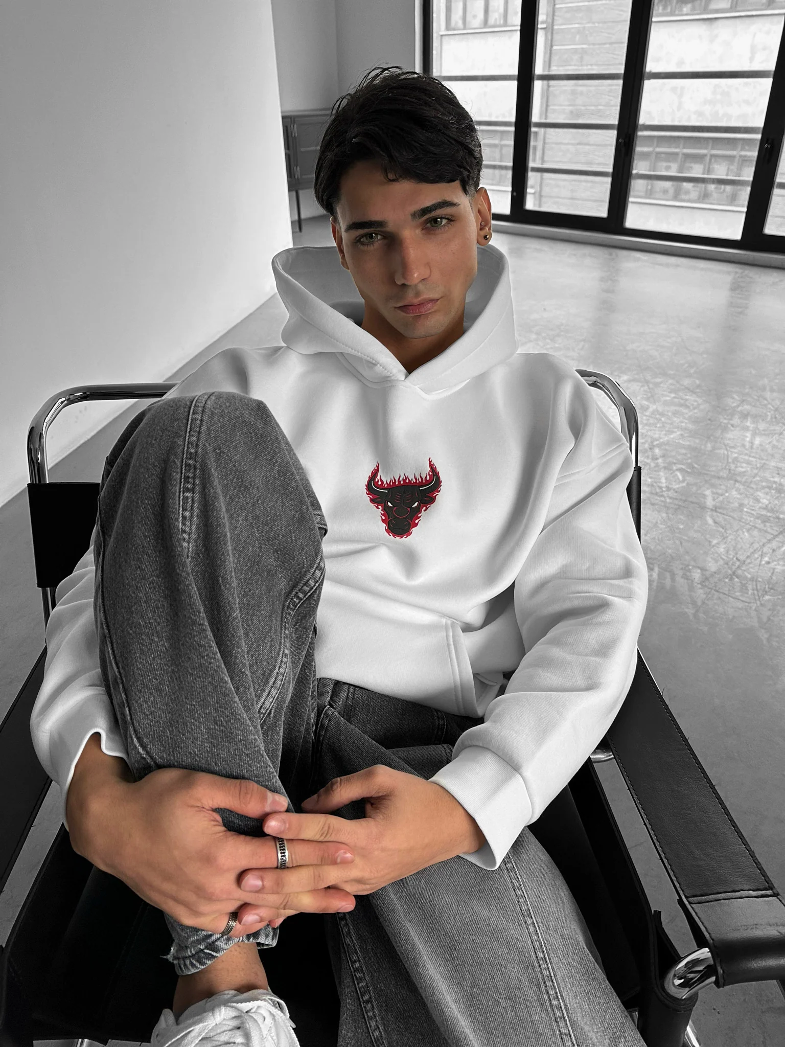 Oversize Bull Fearless Hoodie - White - Image 2