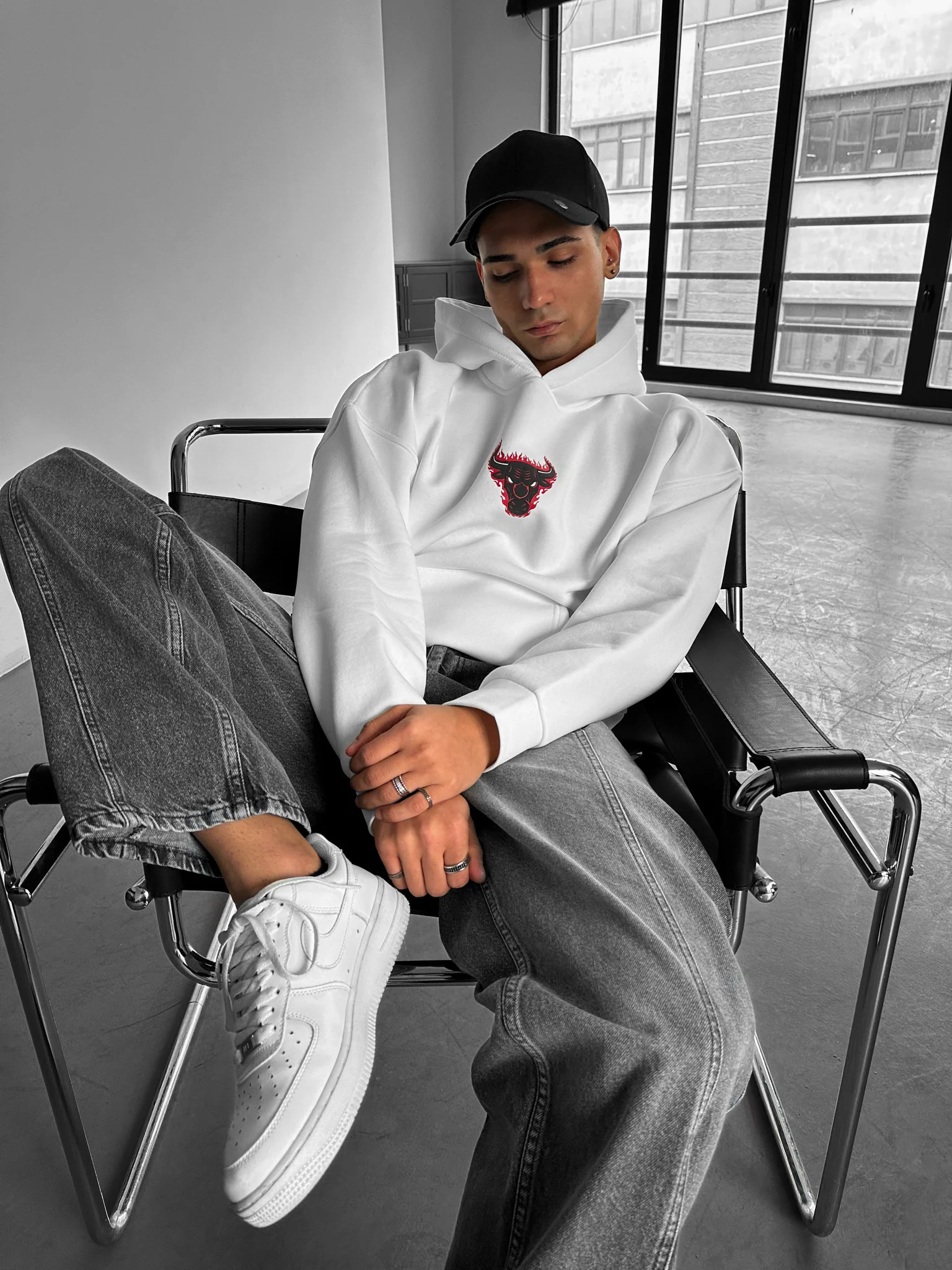 Oversize Bull Fearless Hoodie - White - Image 4