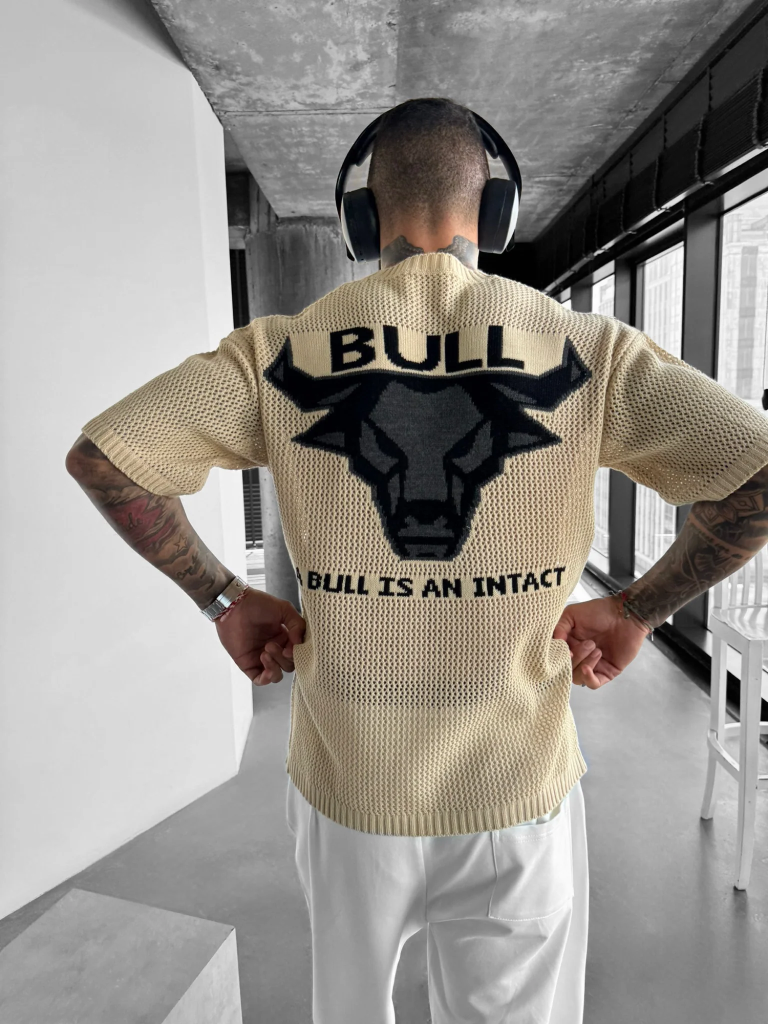 Oversize Bull Knit T-Shirt - Beige - Image 2
