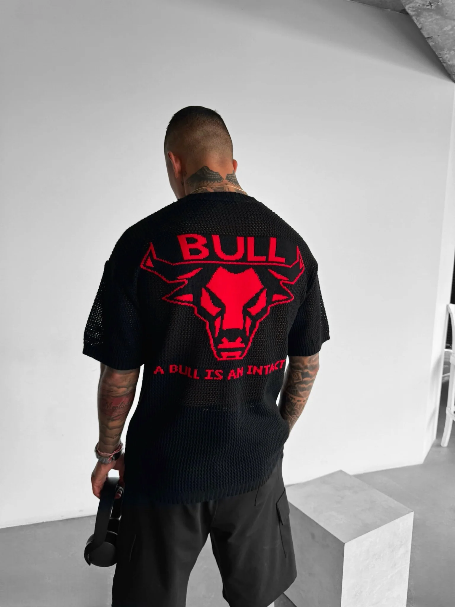 Oversize Bull Knit T-Shirt - Black and Red - Image 6