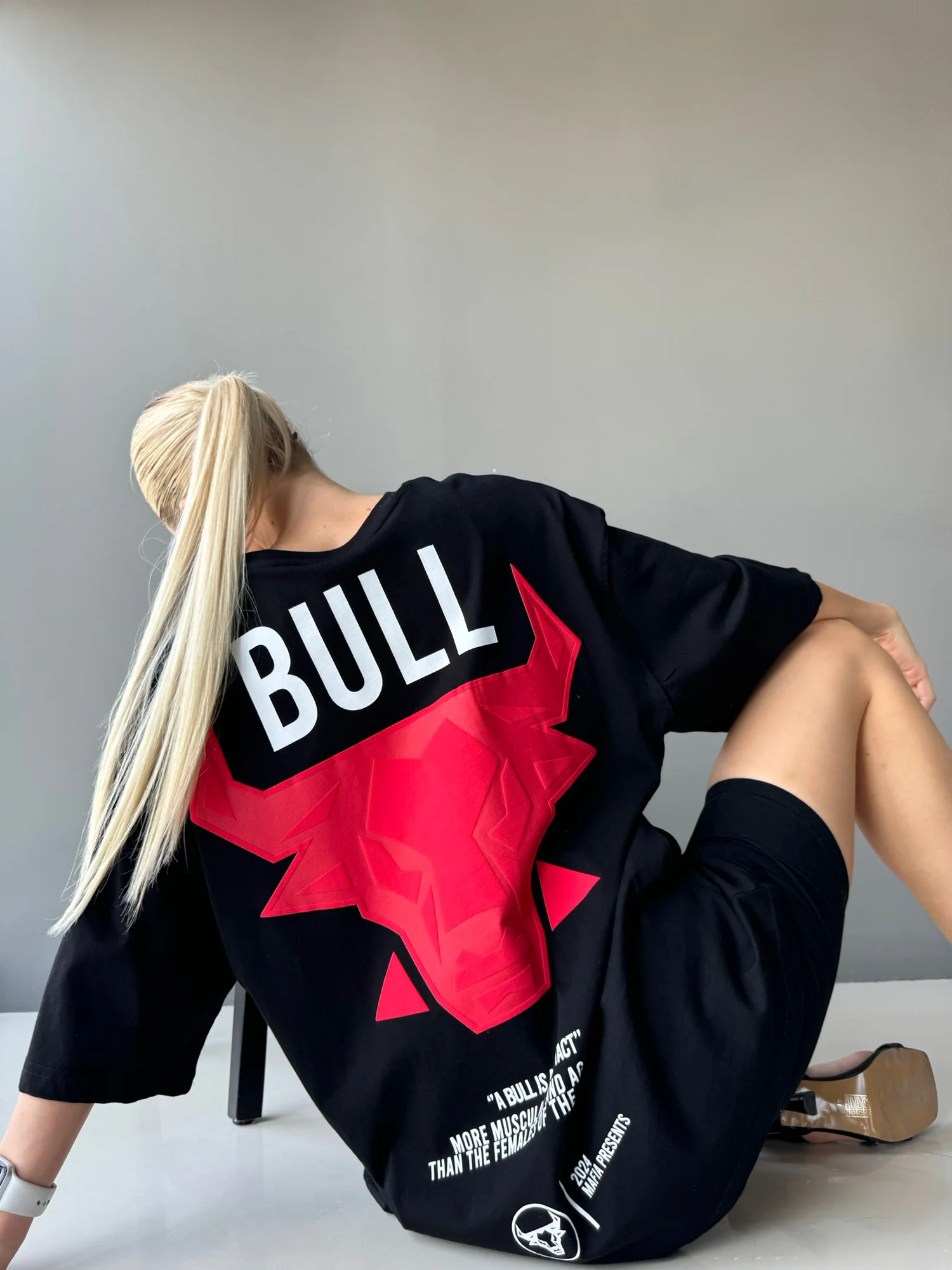 Oversize Bull T-shirt - Black and Red - Image 3