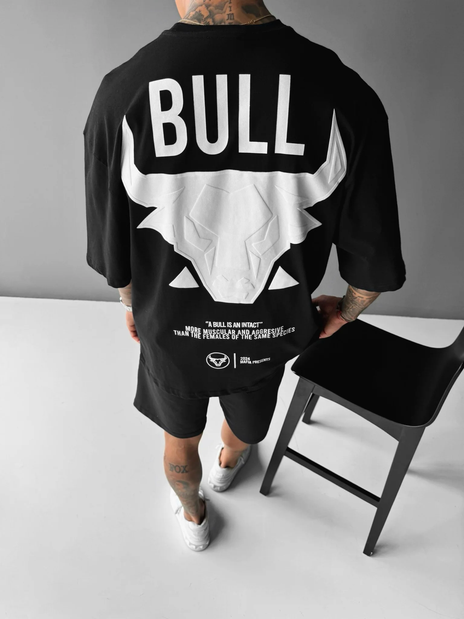 Oversize Bull T-shirt - Black and White - Image 5