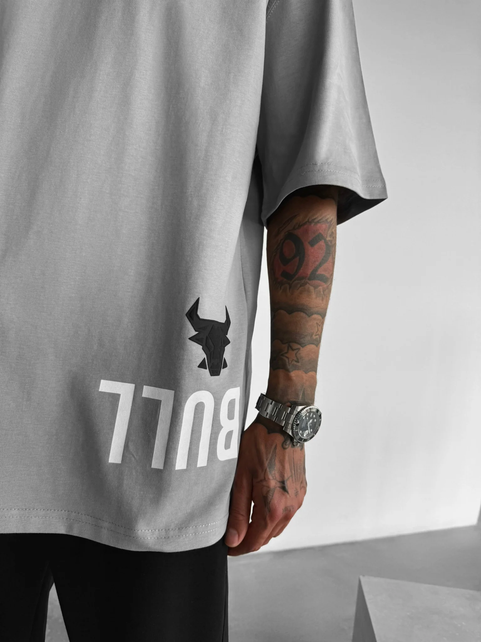 Oversize Bull T-shirt - Grey and Black - Image 4