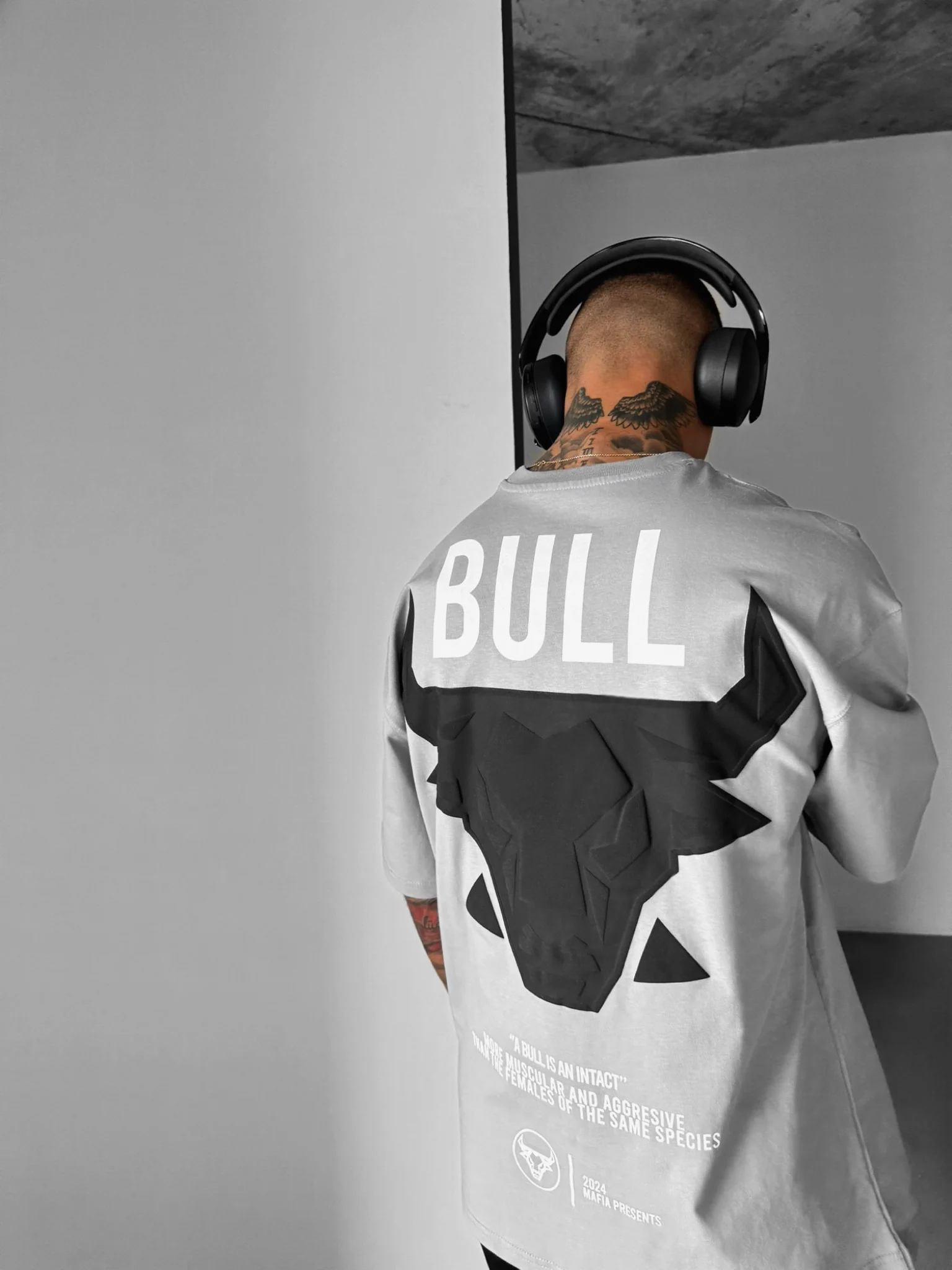 Oversize Bull T-shirt - Grey and Black - Image 6