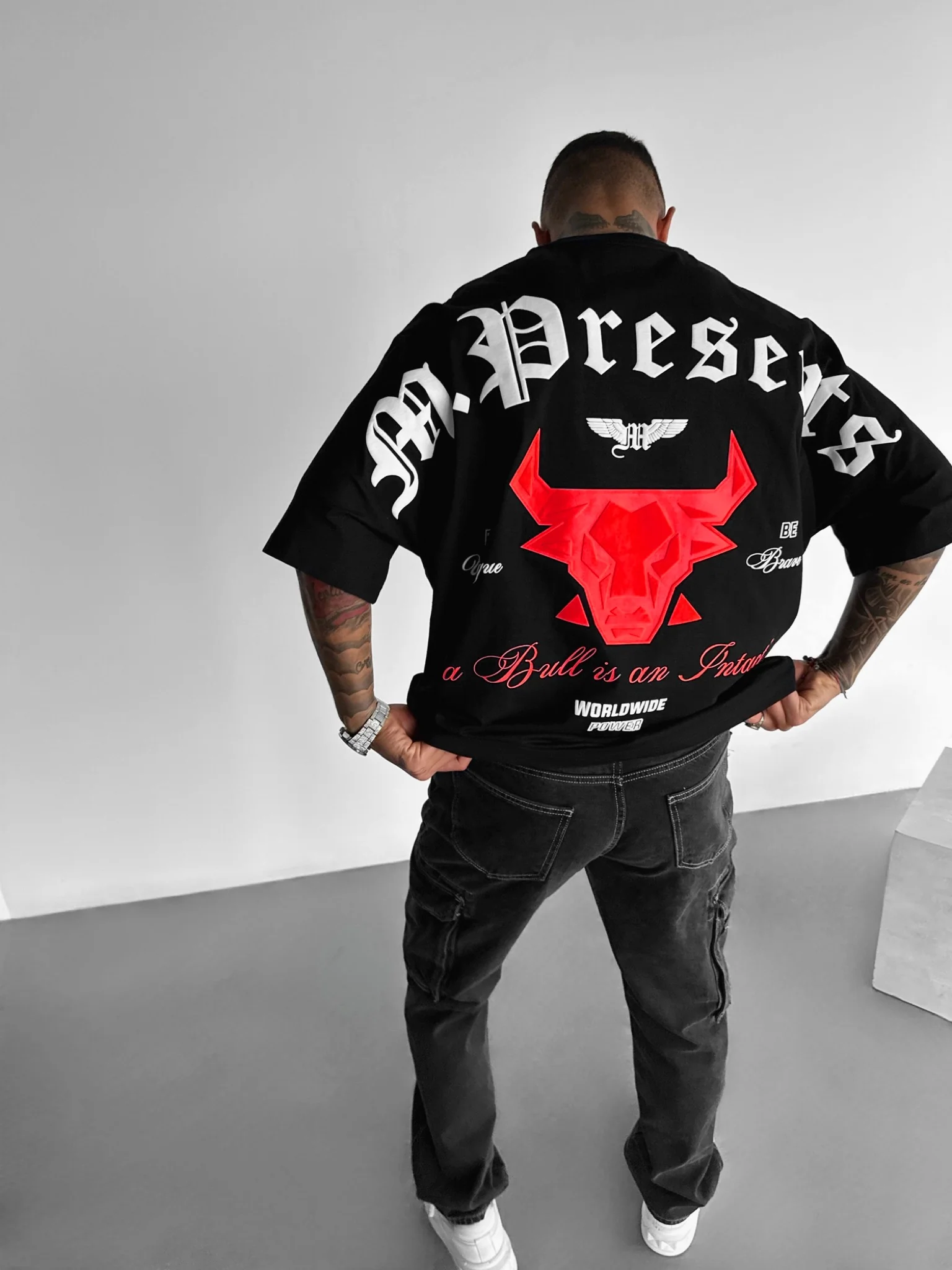 Oversize Bull Worldwide T-shirt - Black and Red - Image 2