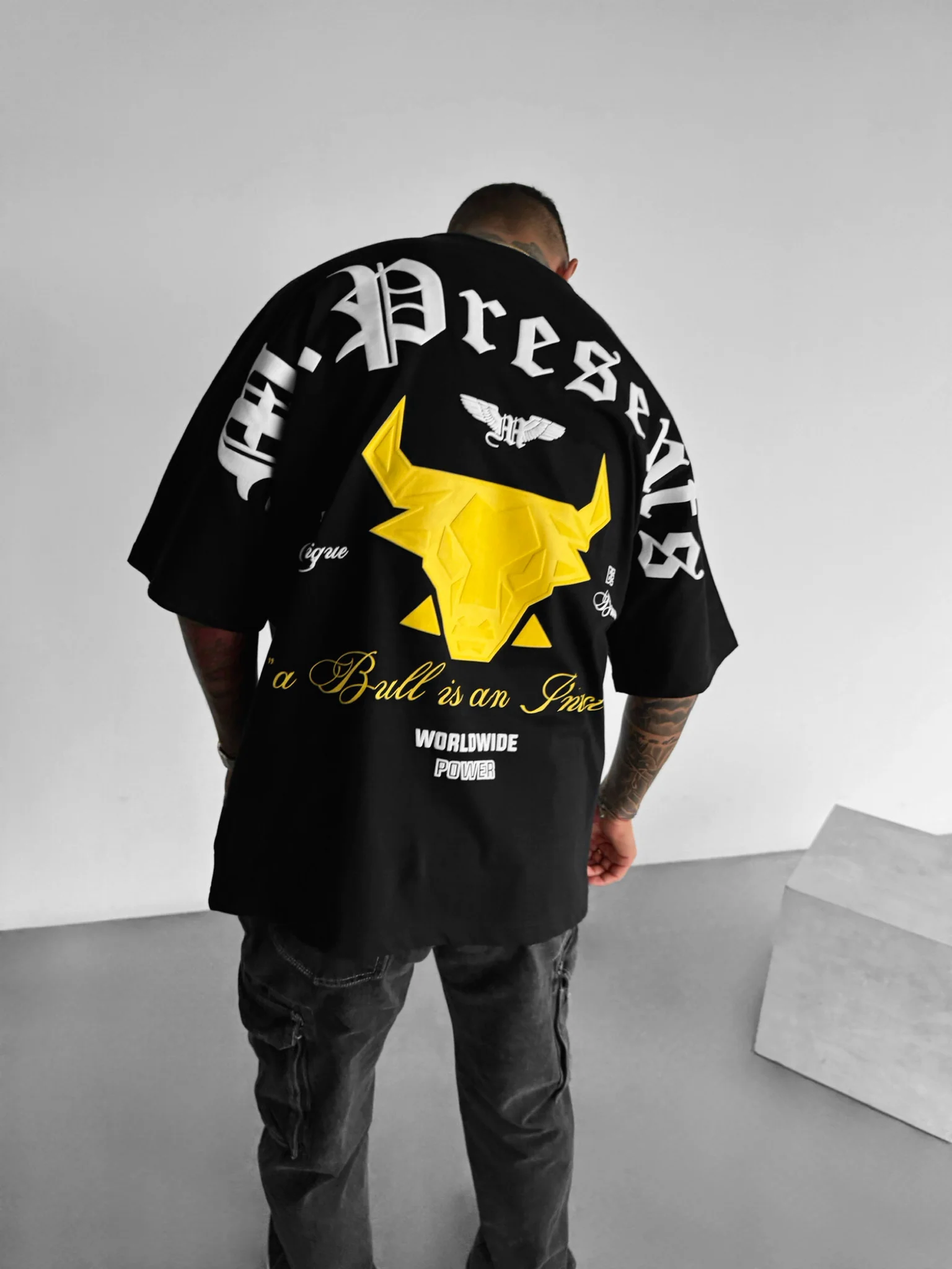 Oversize Bull Worldwide T-shirt - Black and Yellow - Image 2