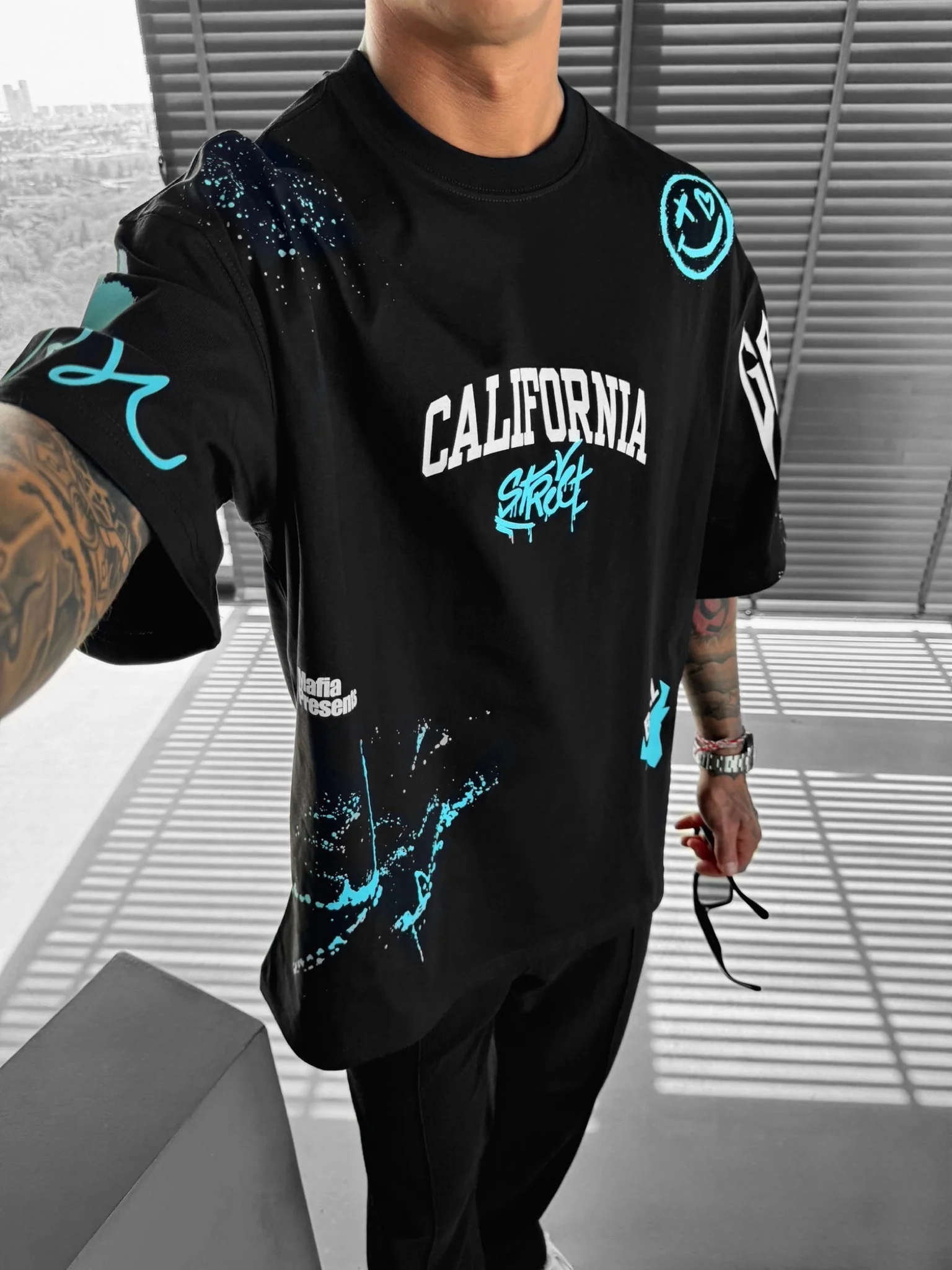 Oversize California Graffiti T-Shirt - Black and Turquoise - Image 2
