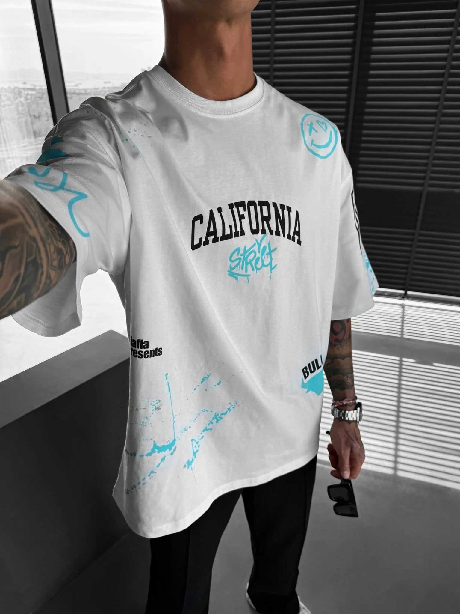 Oversize California Graffiti T-Shirt - Ecru and Turquoise - Image 3