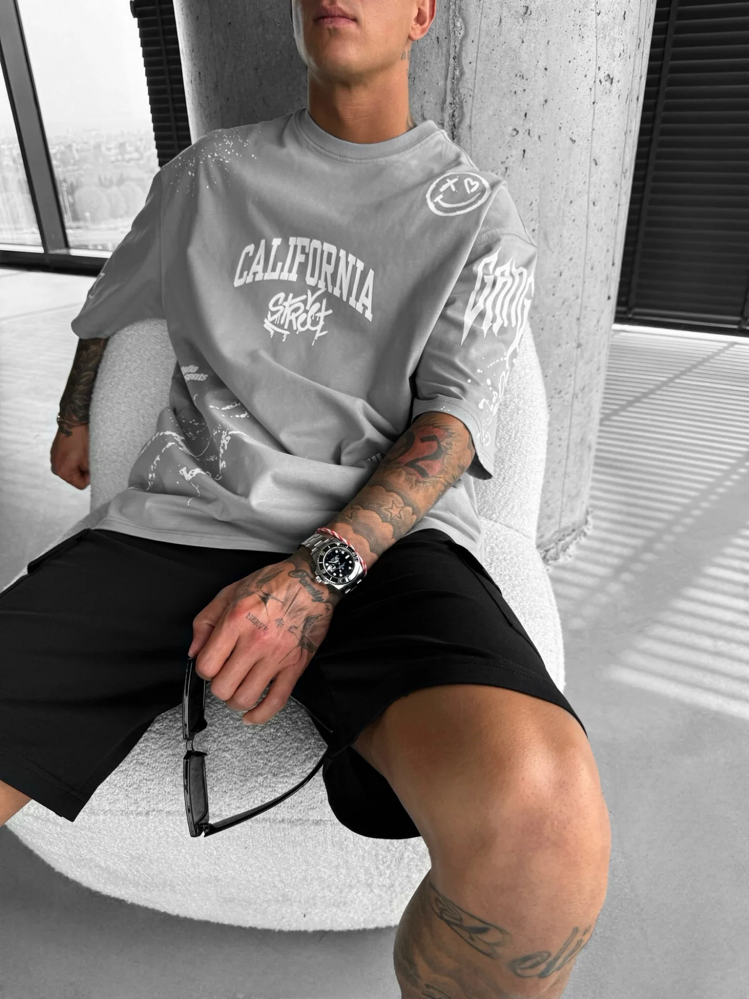 Oversize California Graffiti T-Shirt - Grey - Image 5