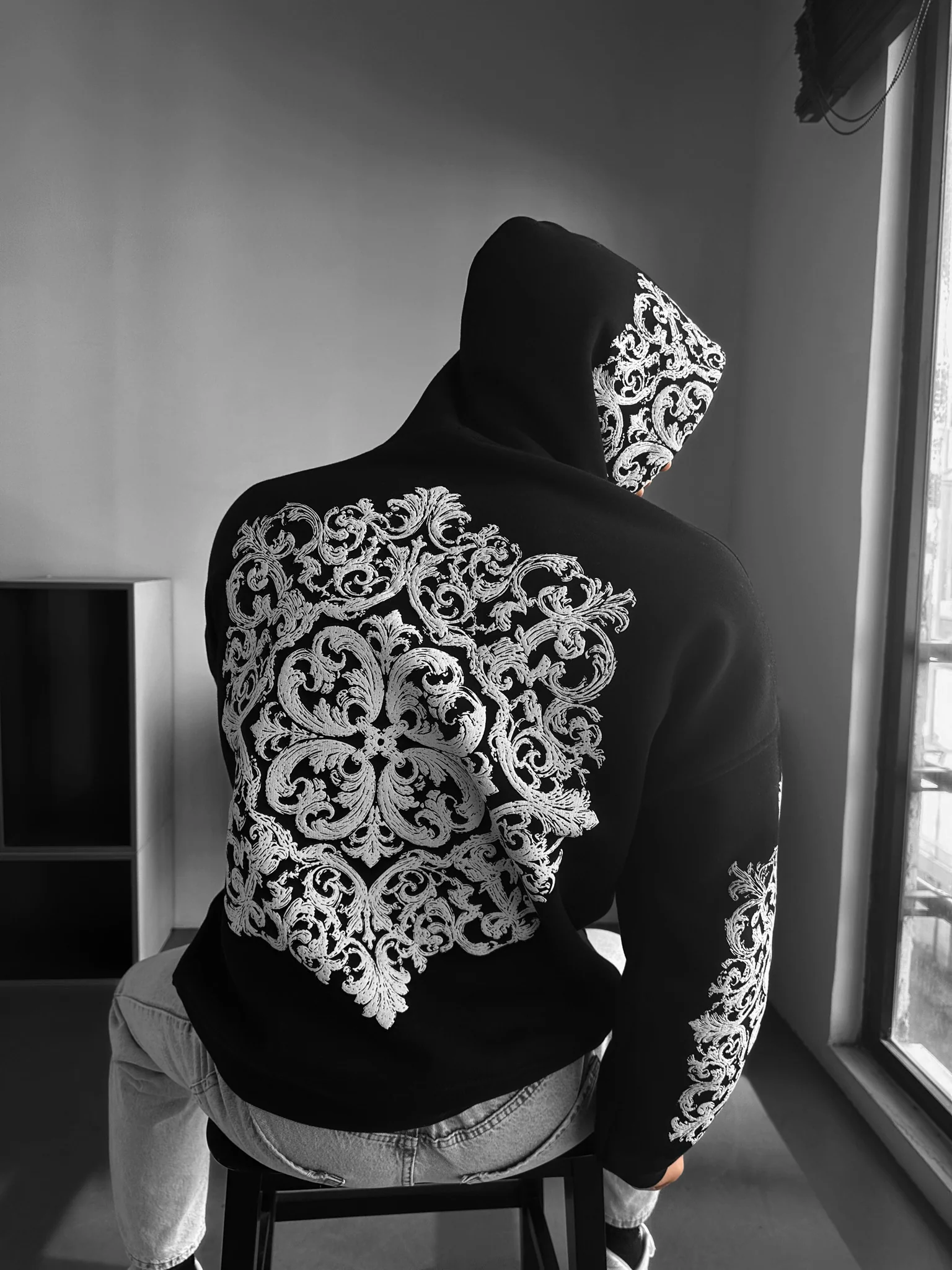 Oversize Carpet Pattern Hoodie - Black and White - Image 2