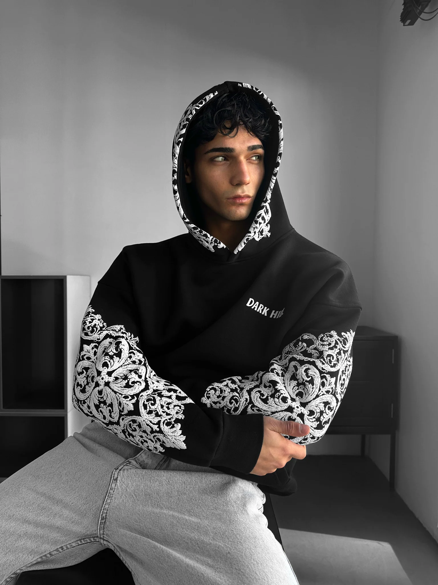 Oversize Carpet Pattern Hoodie - Black and White - Image 4