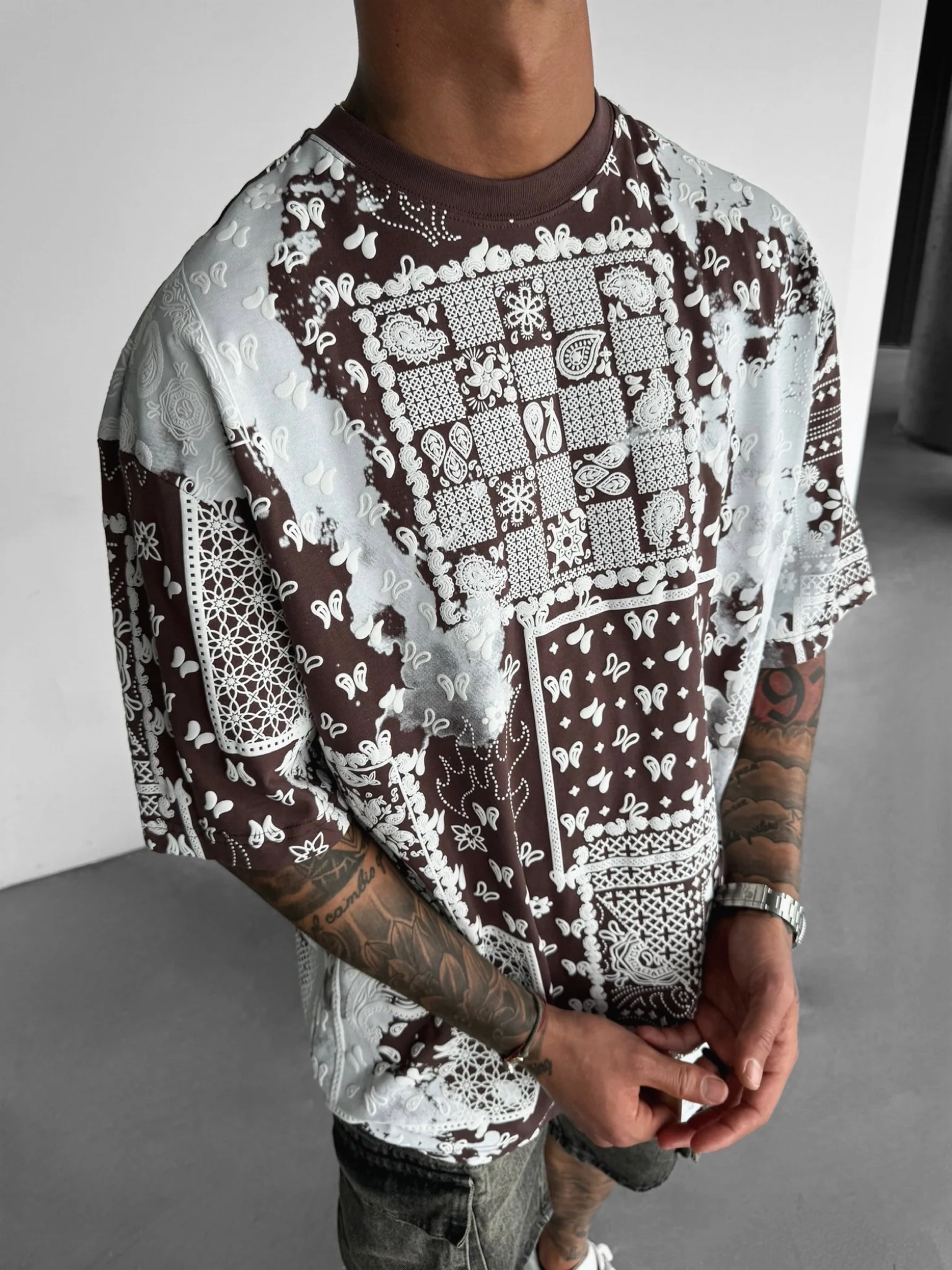 Oversize Carpet T-shirt - Brown - Image 2