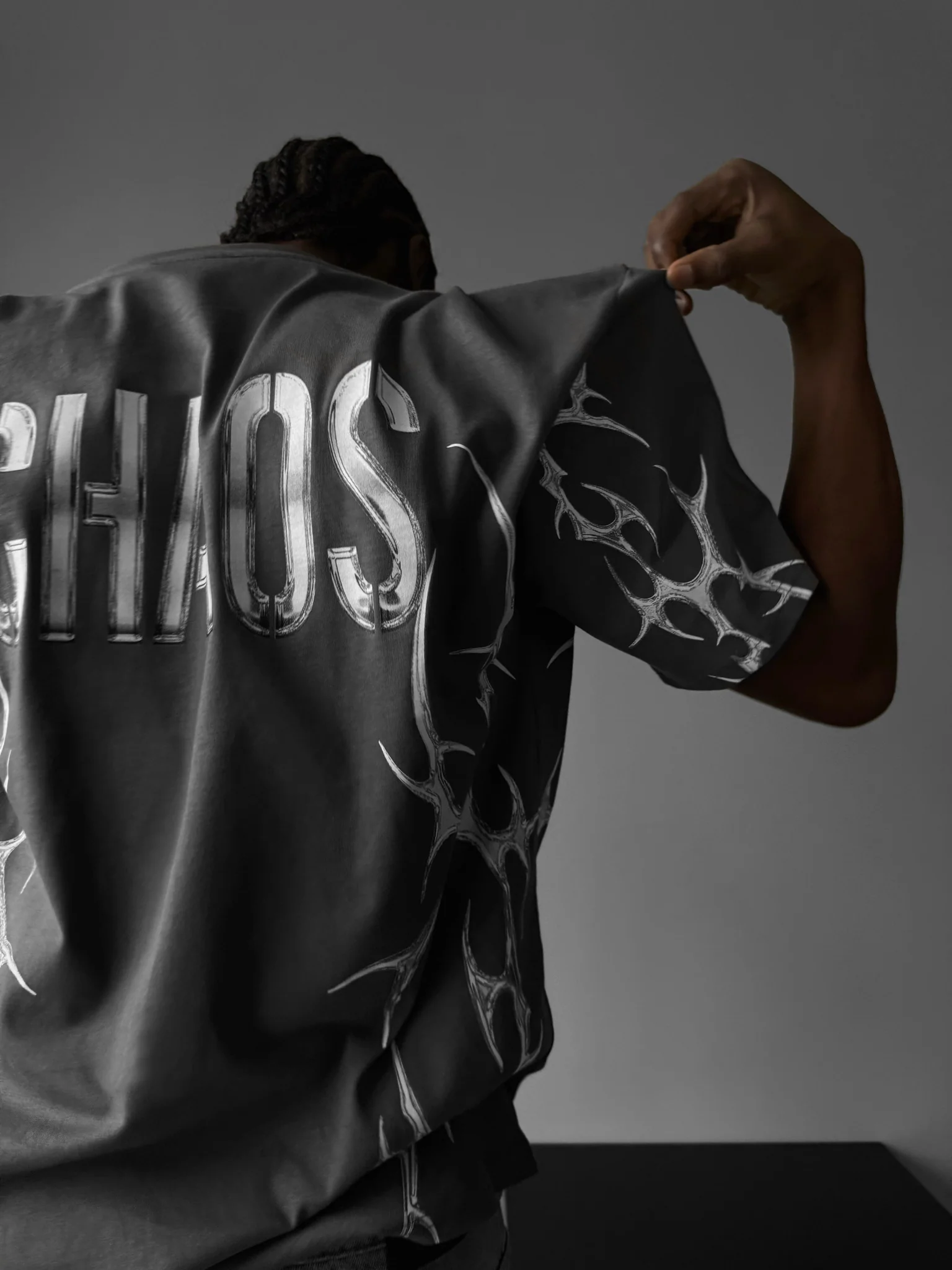 Oversize 'Chaos' T-Shirt - Anthracite - Image 2