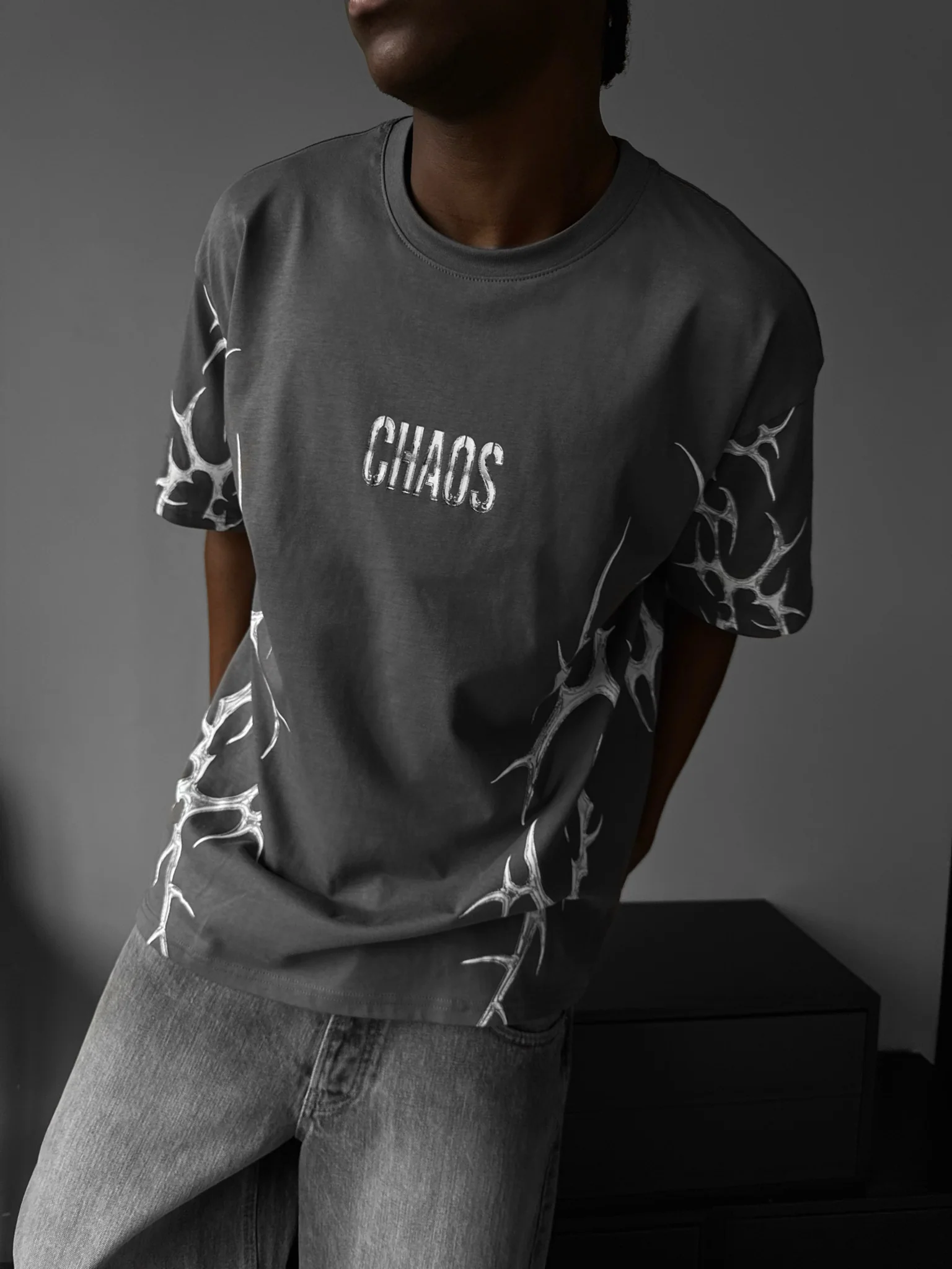 Oversize 'Chaos' T-Shirt - Anthracite - Image 5