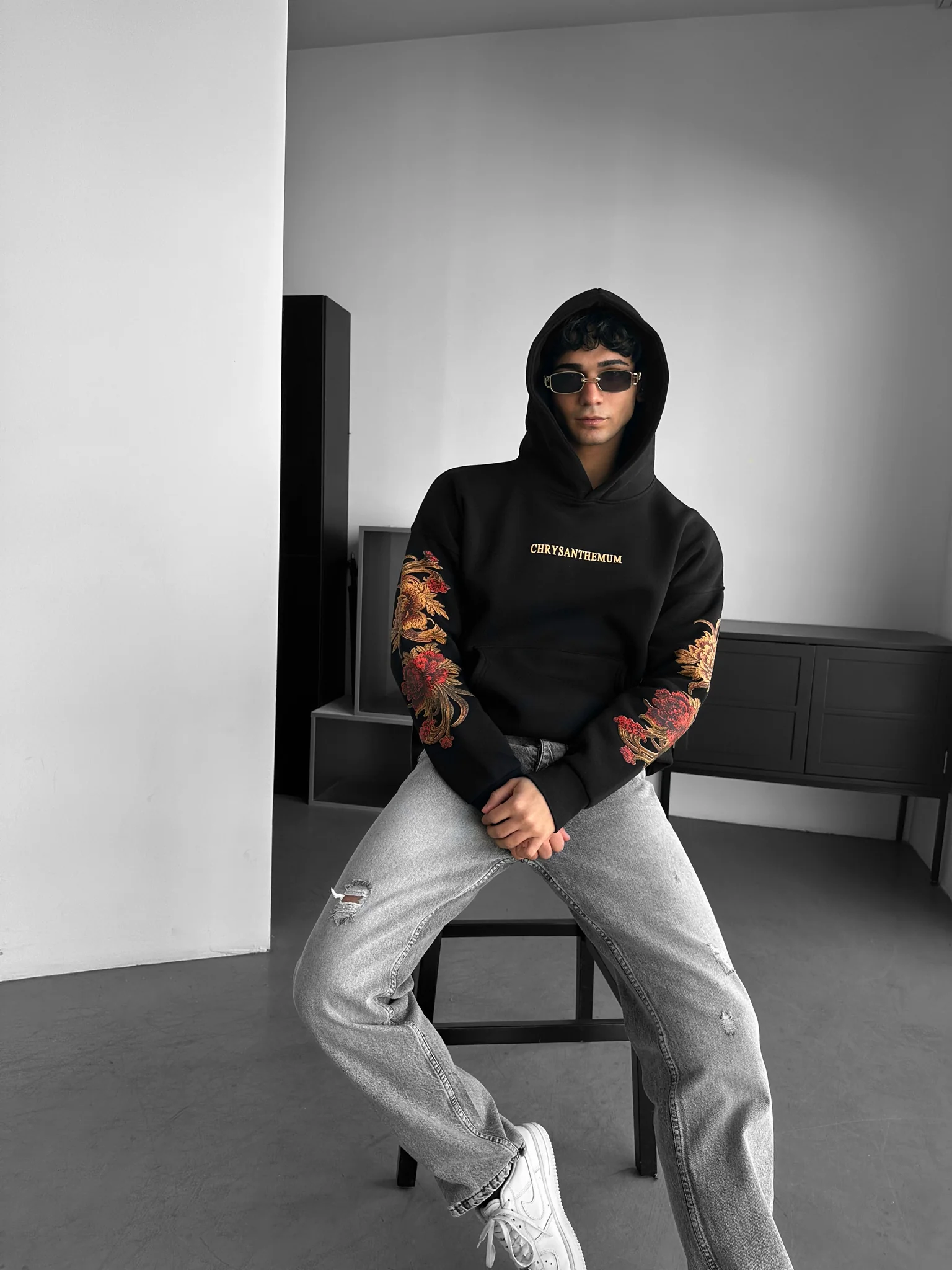 Oversize Chrysanthemum Hoodie - Black - Image 5