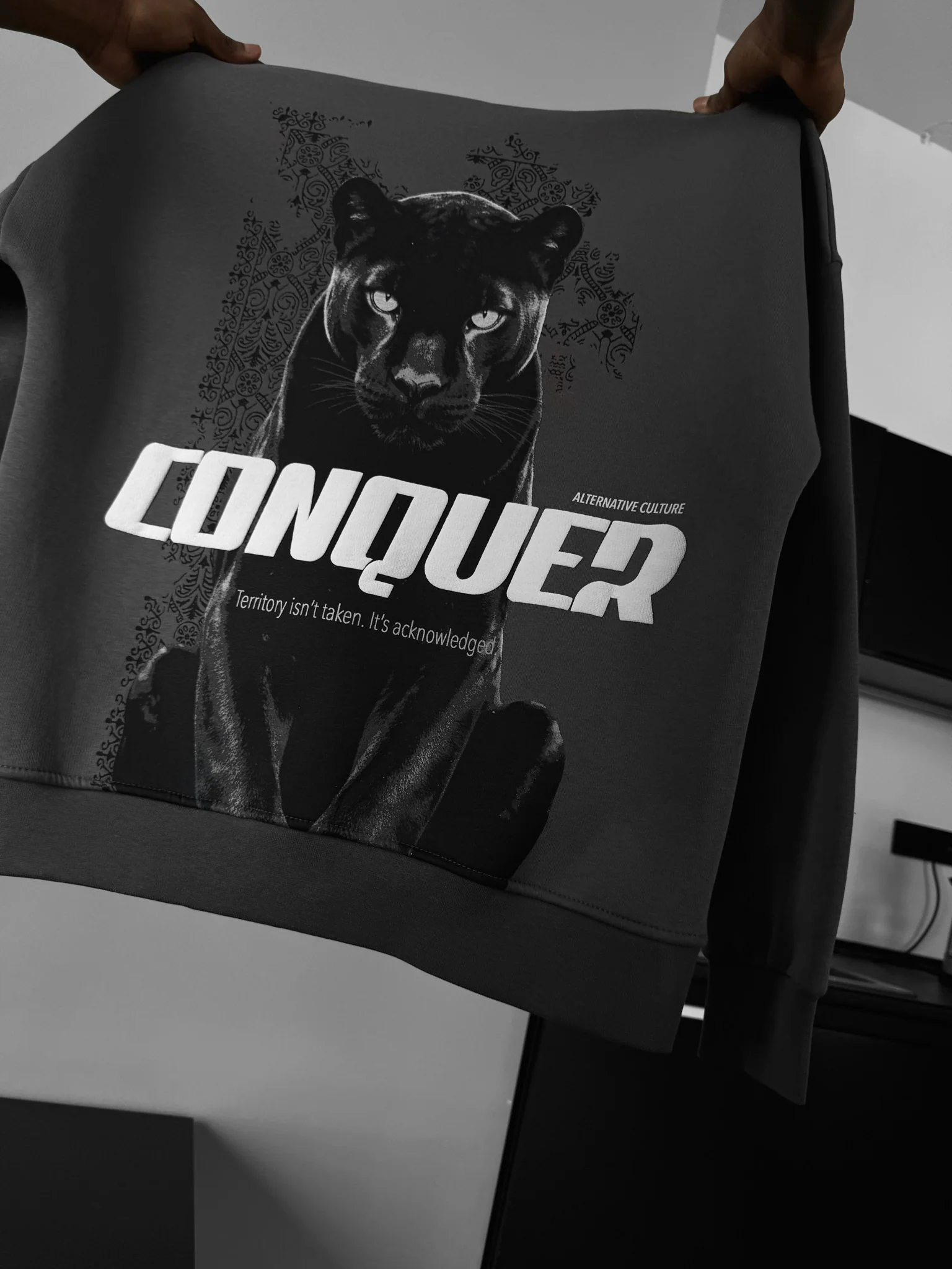 Oversize Conquer Hoodie - Anthracite - Image 4