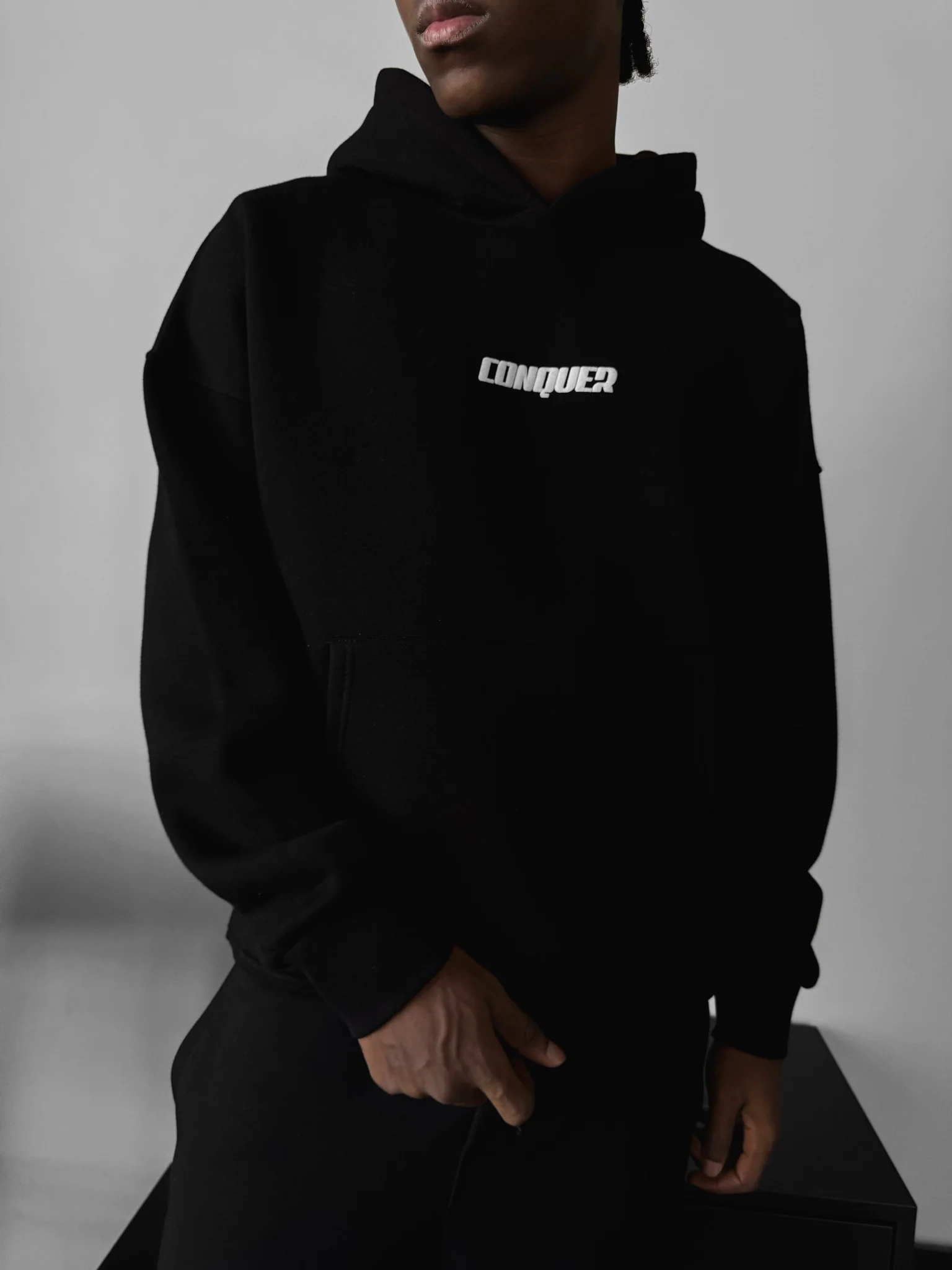 Oversize Conquer Hoodie - Black - Image 4
