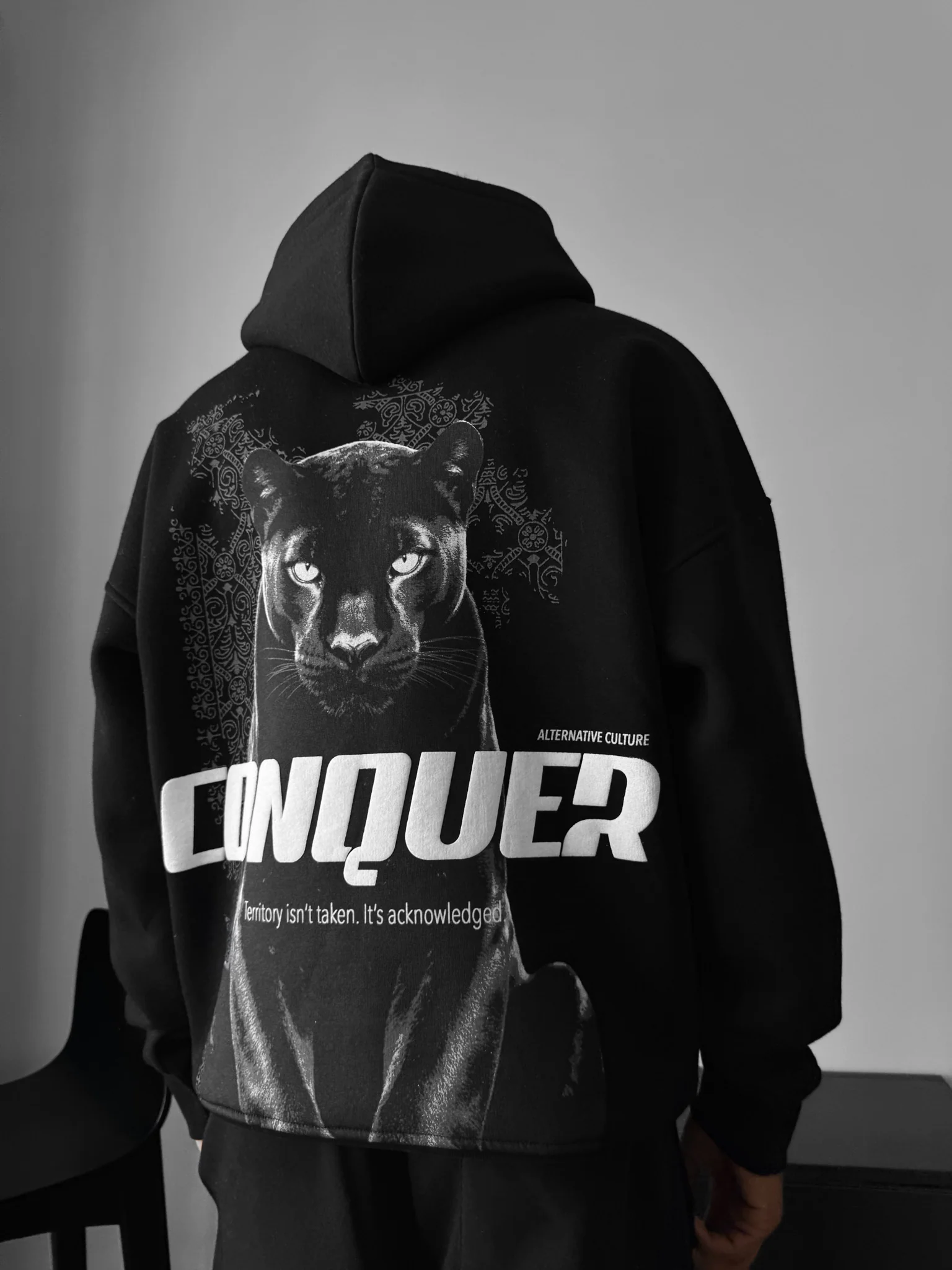 Oversize Conquer Hoodie - Black - Image 5