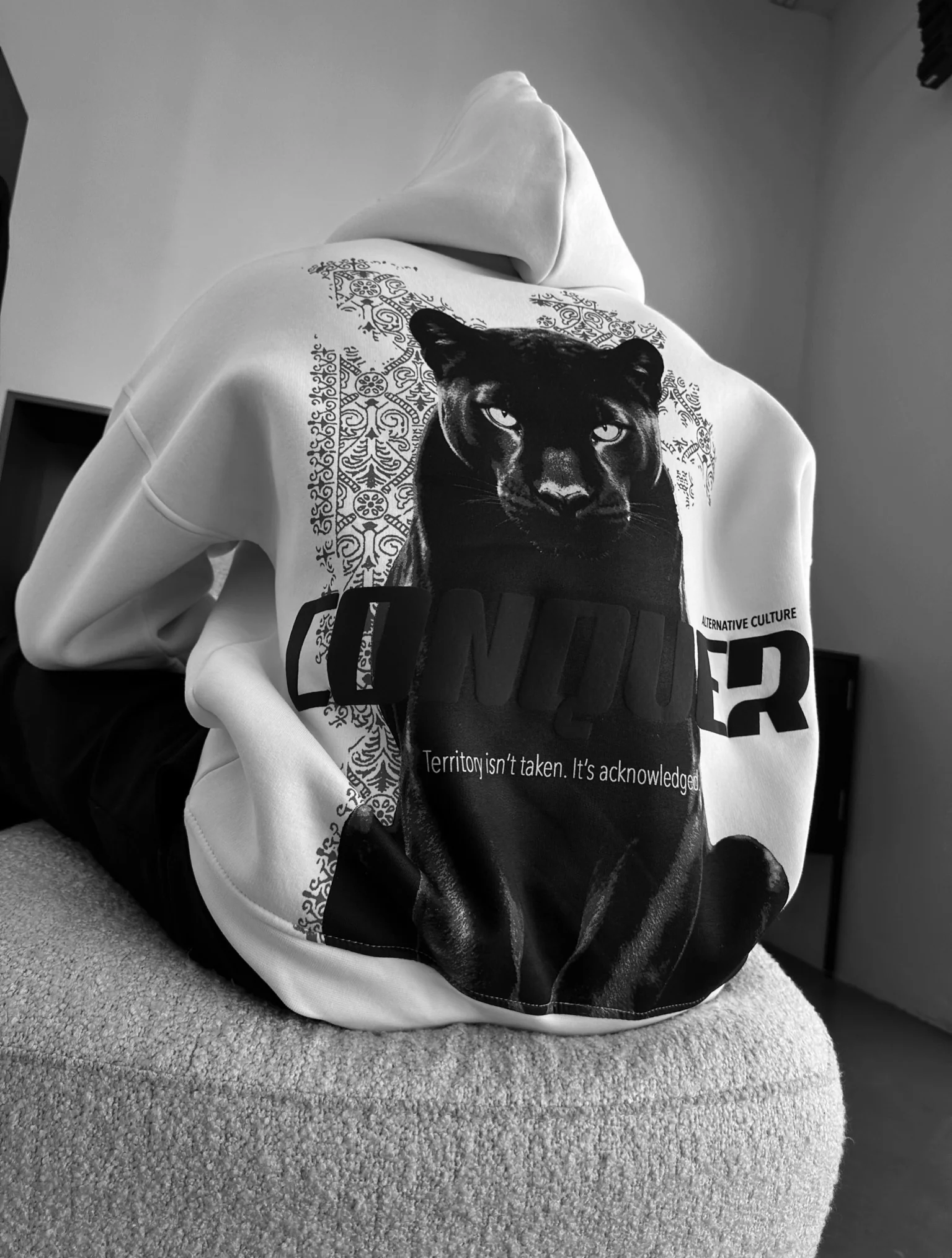 Oversize Conquer Hoodie - Ecru - Image 3
