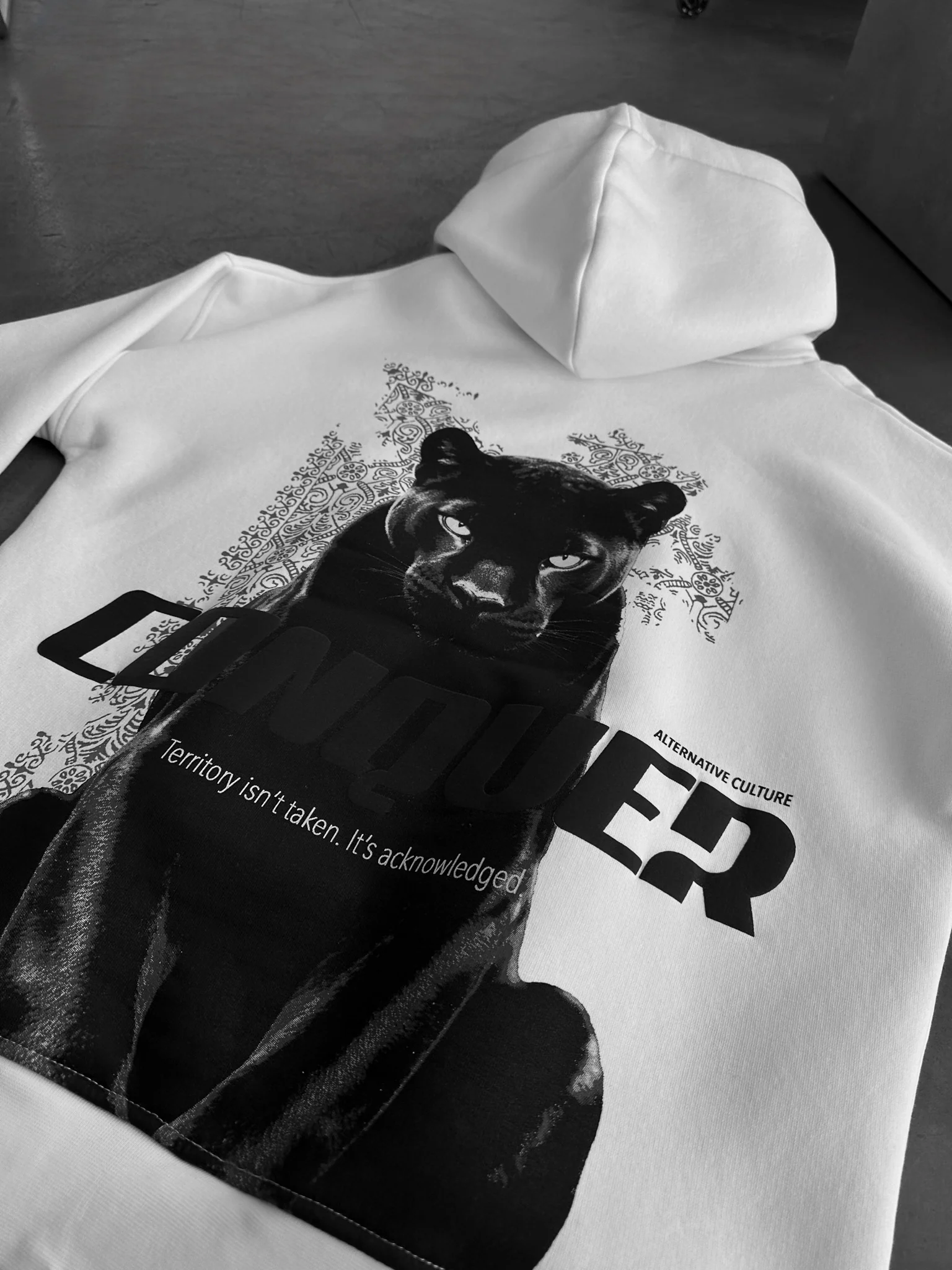 Oversize Conquer Hoodie - Ecru - Image 4