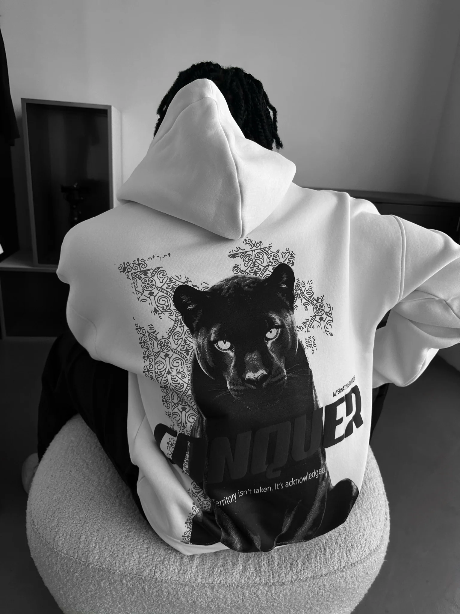 Oversize Conquer Hoodie - Ecru - Image 8