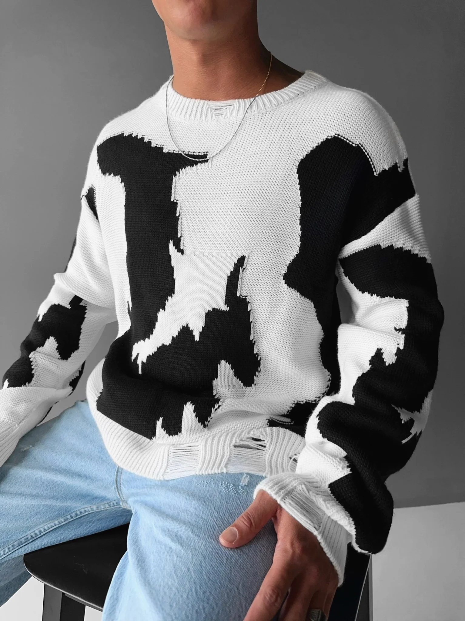 Oversize Cow Knit Sweater - White - Image 5