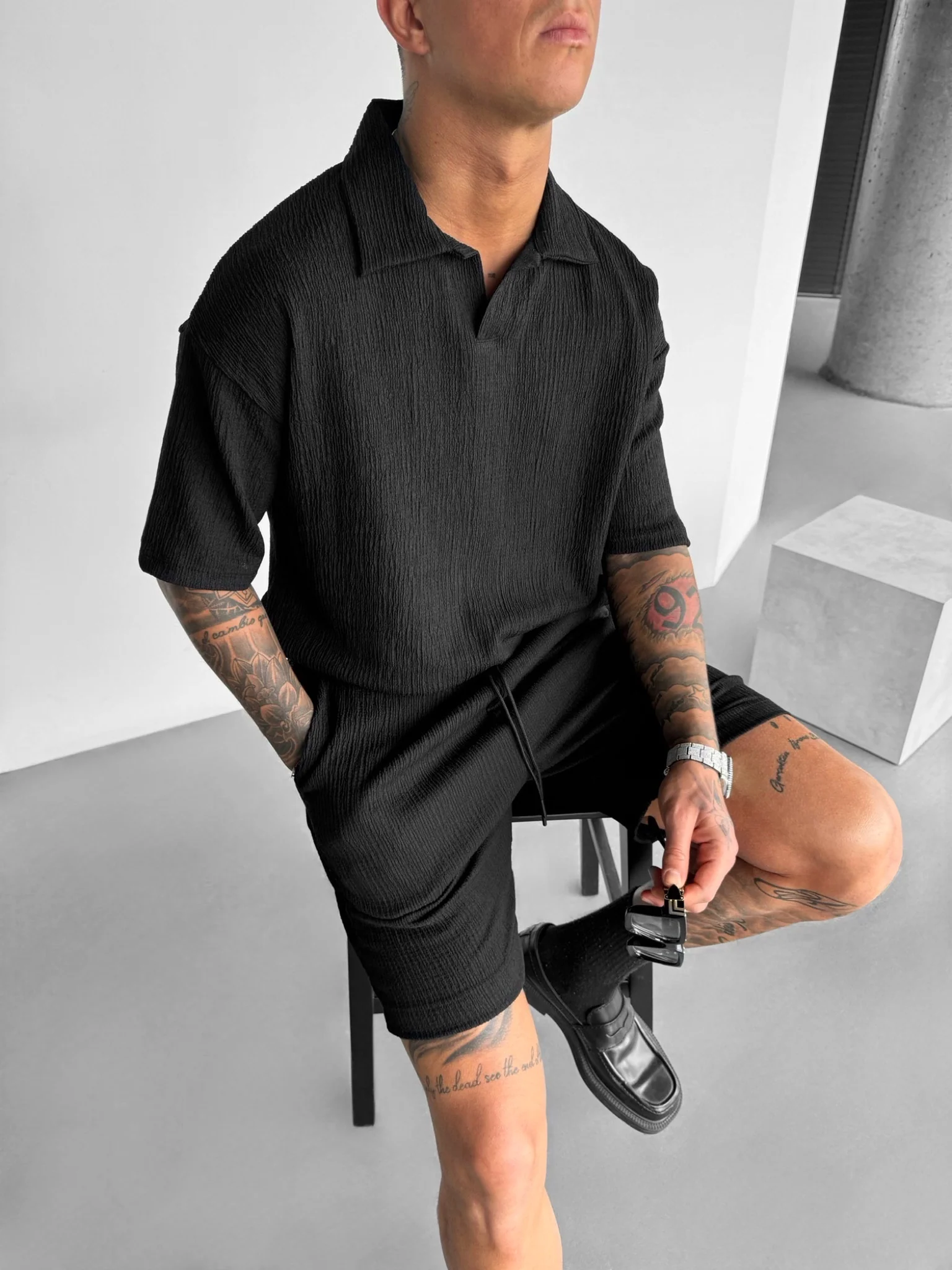 Oversize Crepe Polo T-Shirt - Black - Image 3