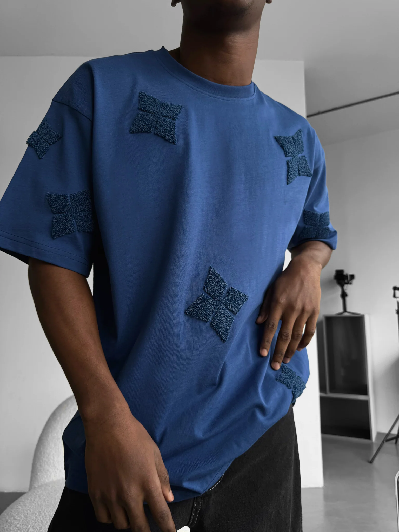 Oversize Detailed T-Shirt - Navy Peony - Image 4