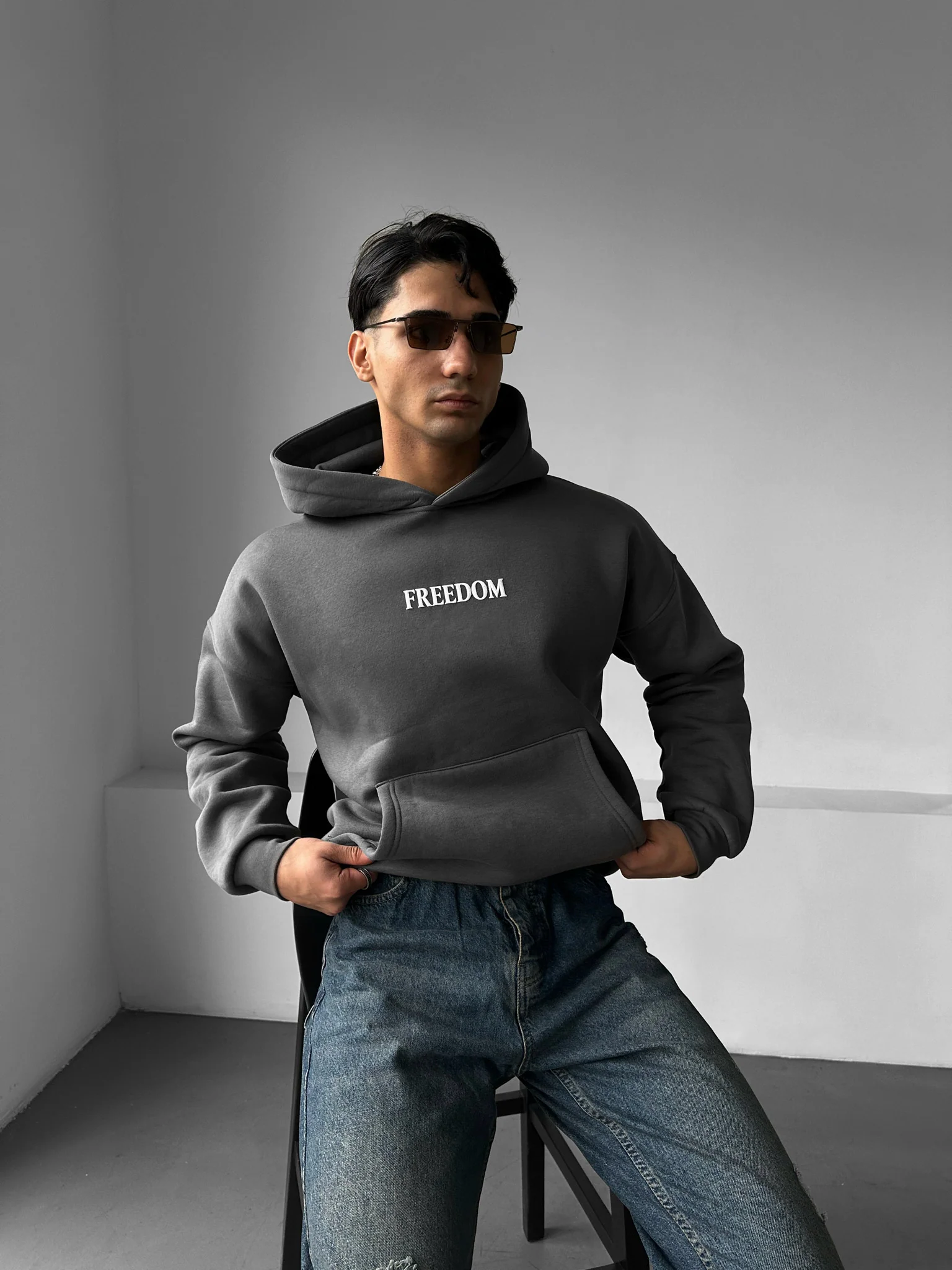 Oversize Freedom Hoodie - Anthracite - Image 4