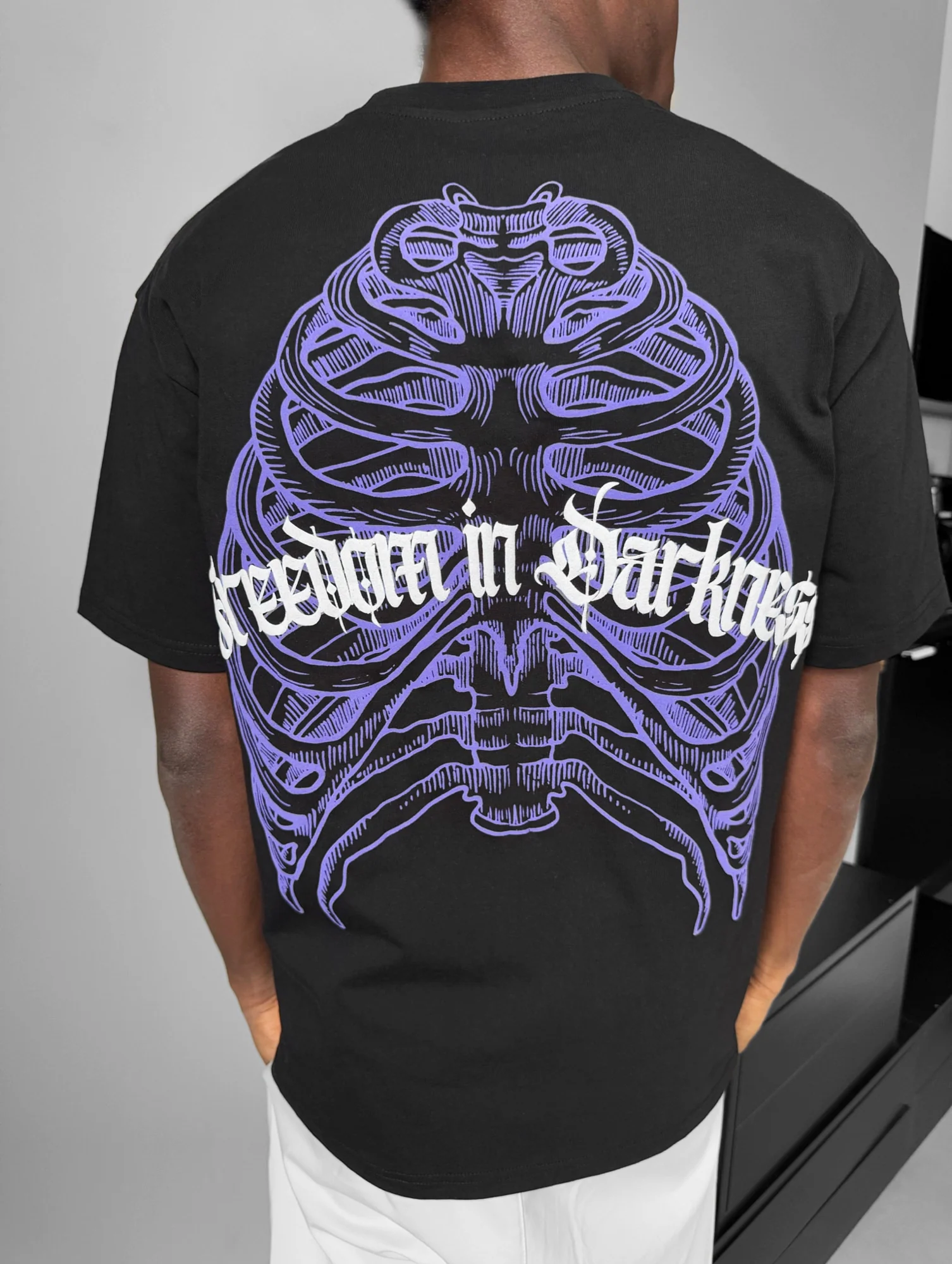 Oversize 'Freedom in Darkness' T-Shirt - Black - Image 2