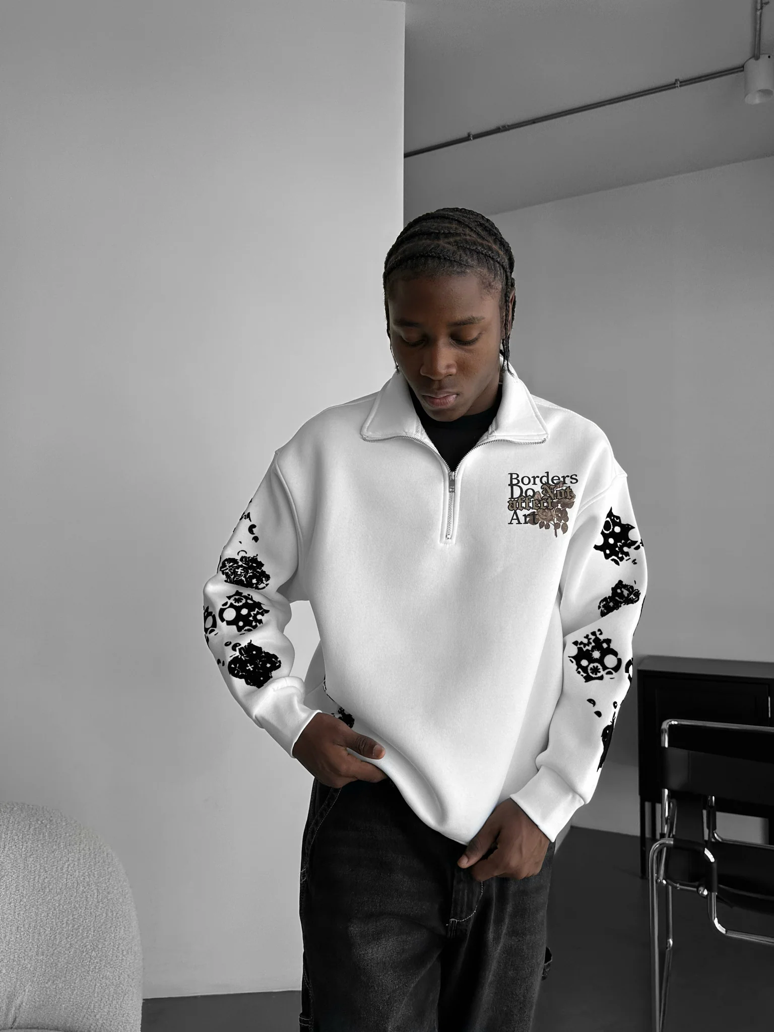 Oversize Half-Zip Graphic Sweatshirt - Ecru - Image 3