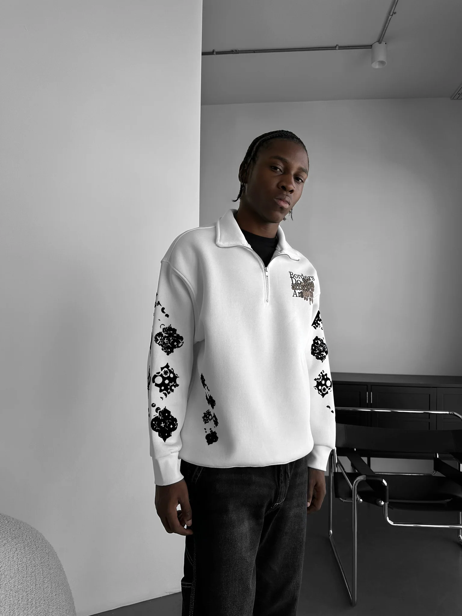 Oversize Half-Zip Graphic Sweatshirt - Ecru - Image 4