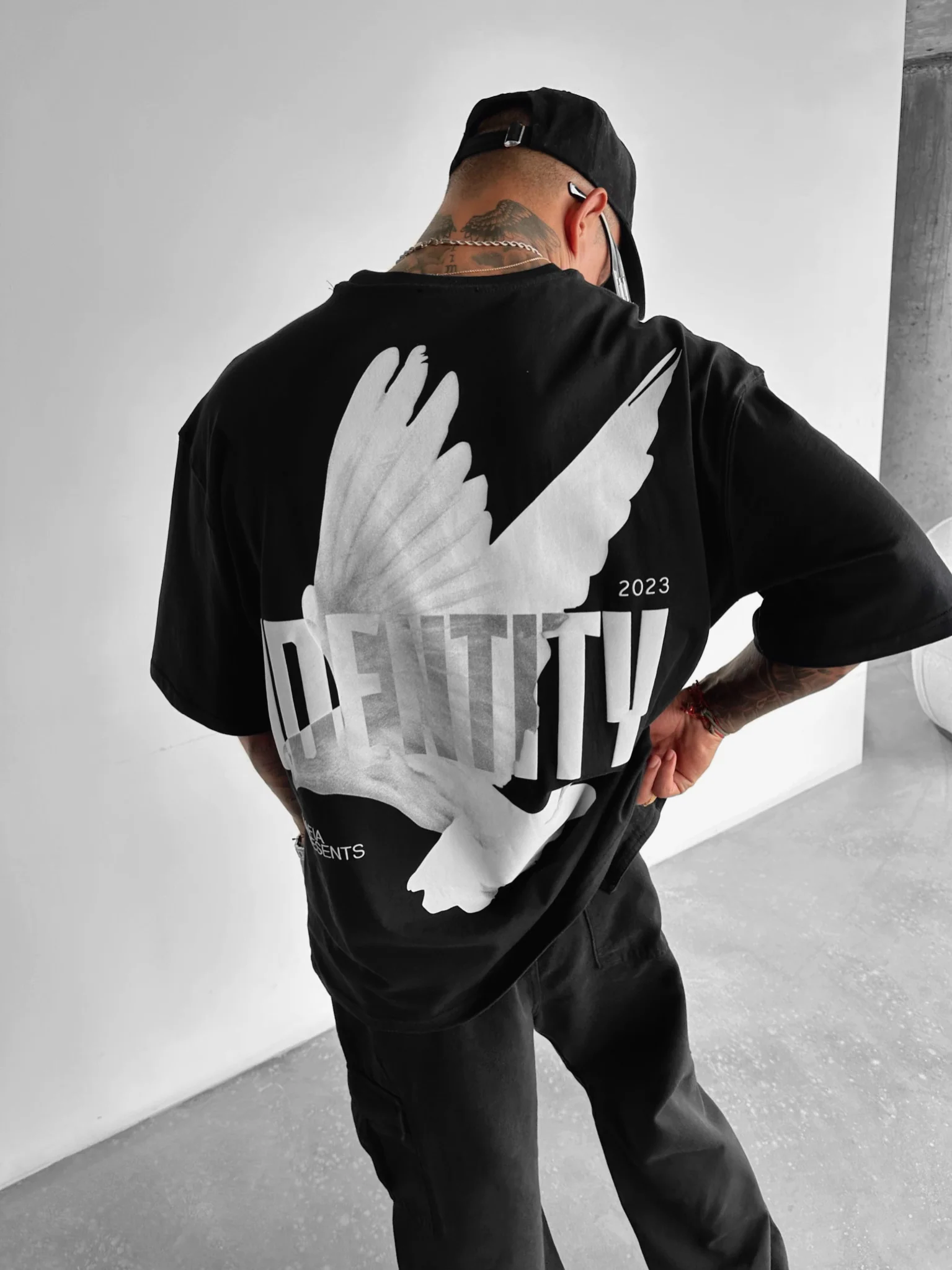 Oversize Identity T-shirt - Black - Image 3