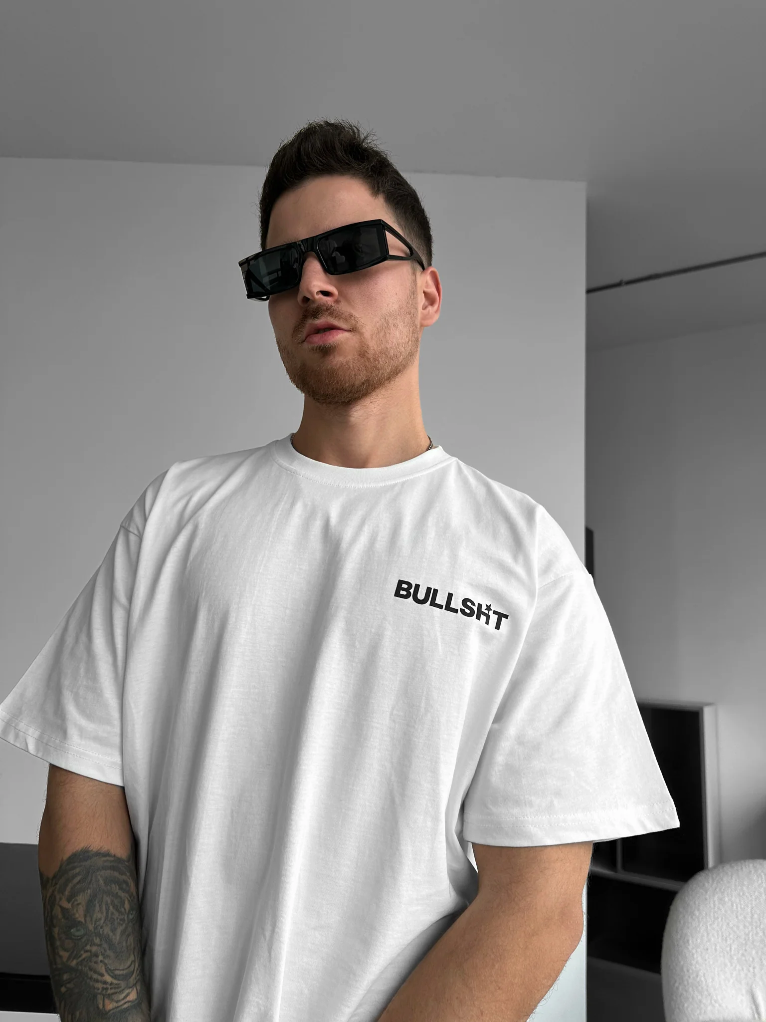 Oversize Kissing T-shirt - Ecru - Image 3