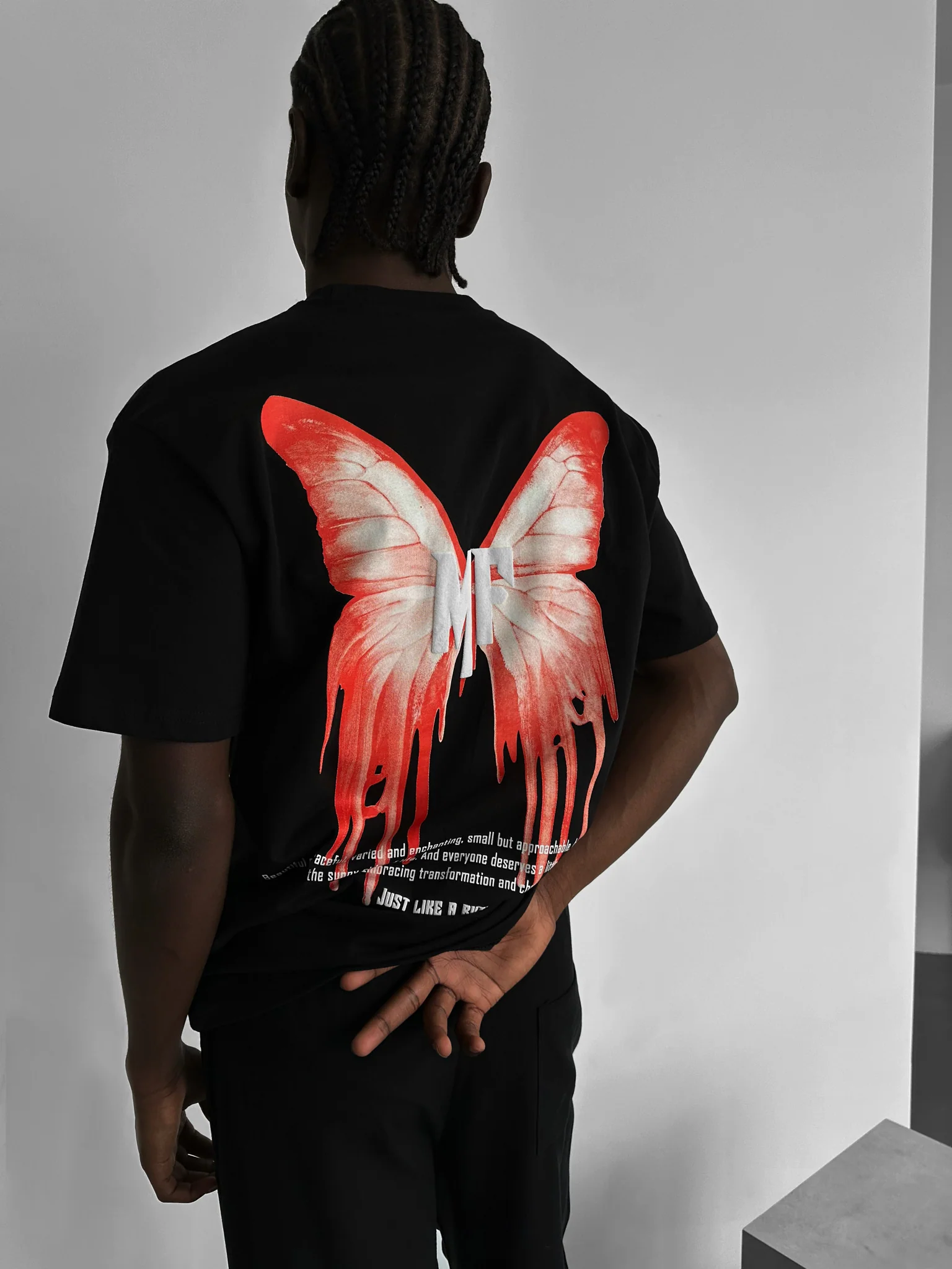 Oversize 'Like a Butterfly' T-Shirt - Black - Image 2