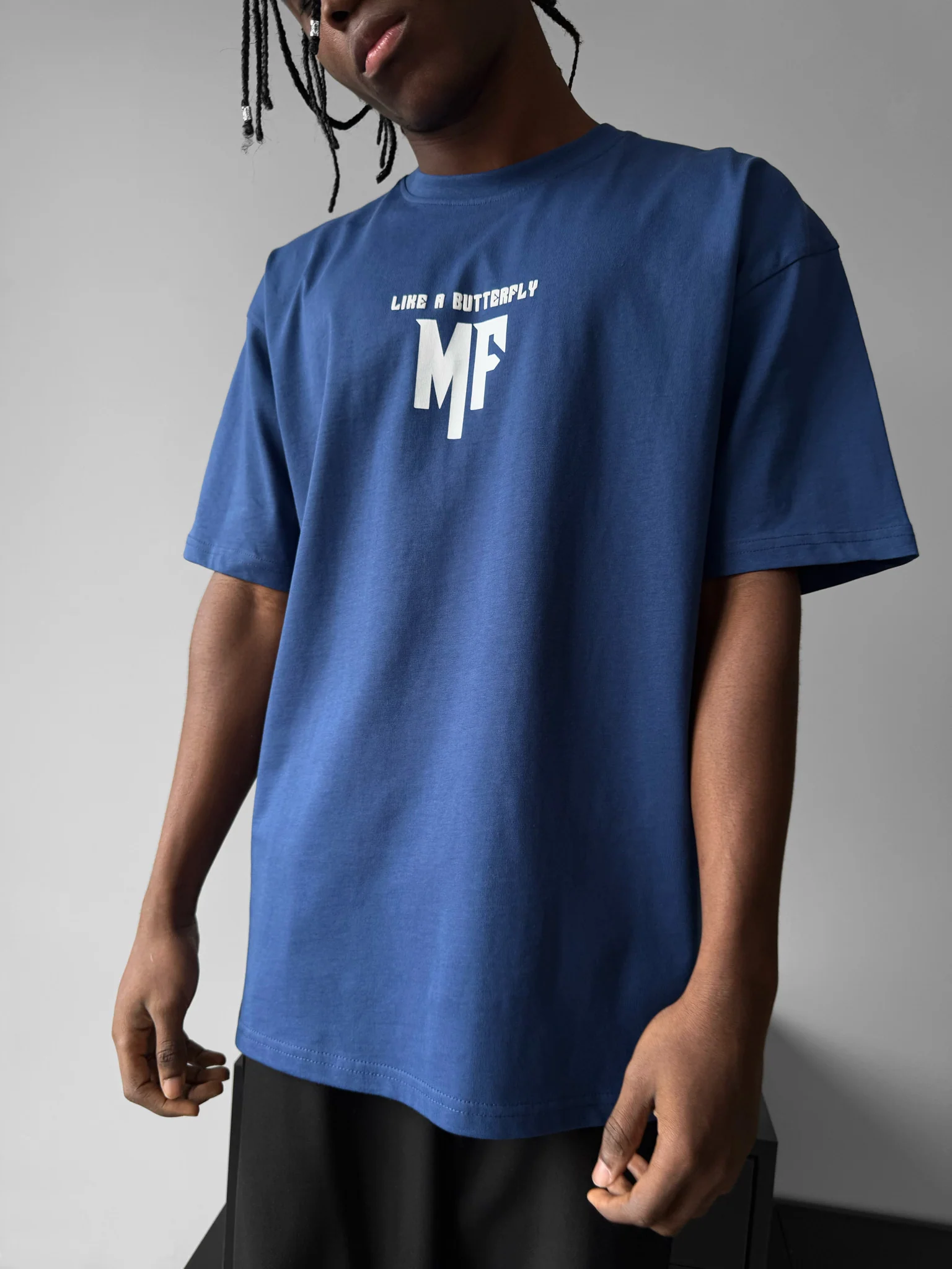 Oversize 'Like a Butterfly' T-Shirt - Navy Peony - Image 7