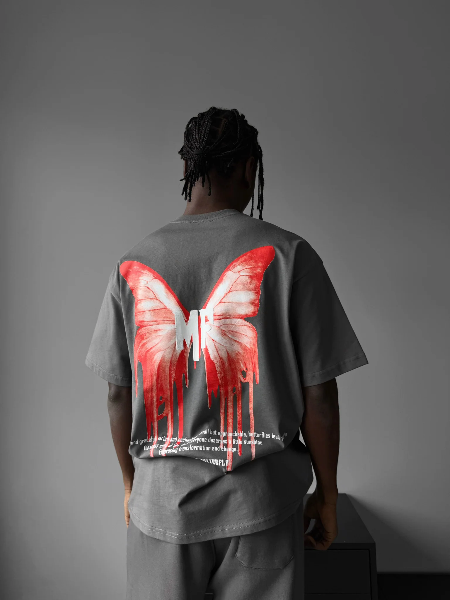 Oversize 'Like a Butterfly' T-Shirt - Anthracite - Image 3