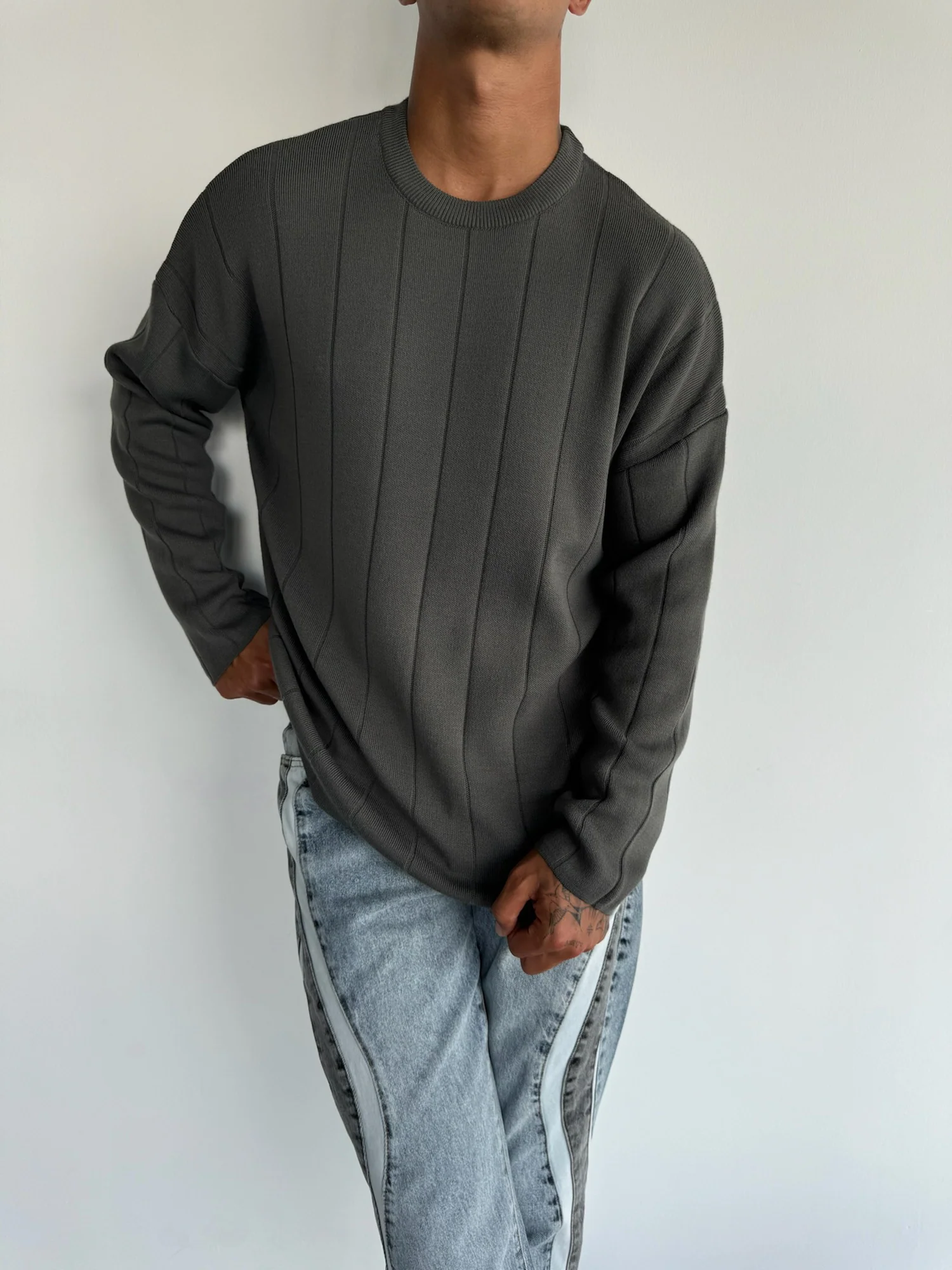 Oversize Lines Knit Sweatshirt - Anthracite - Image 2