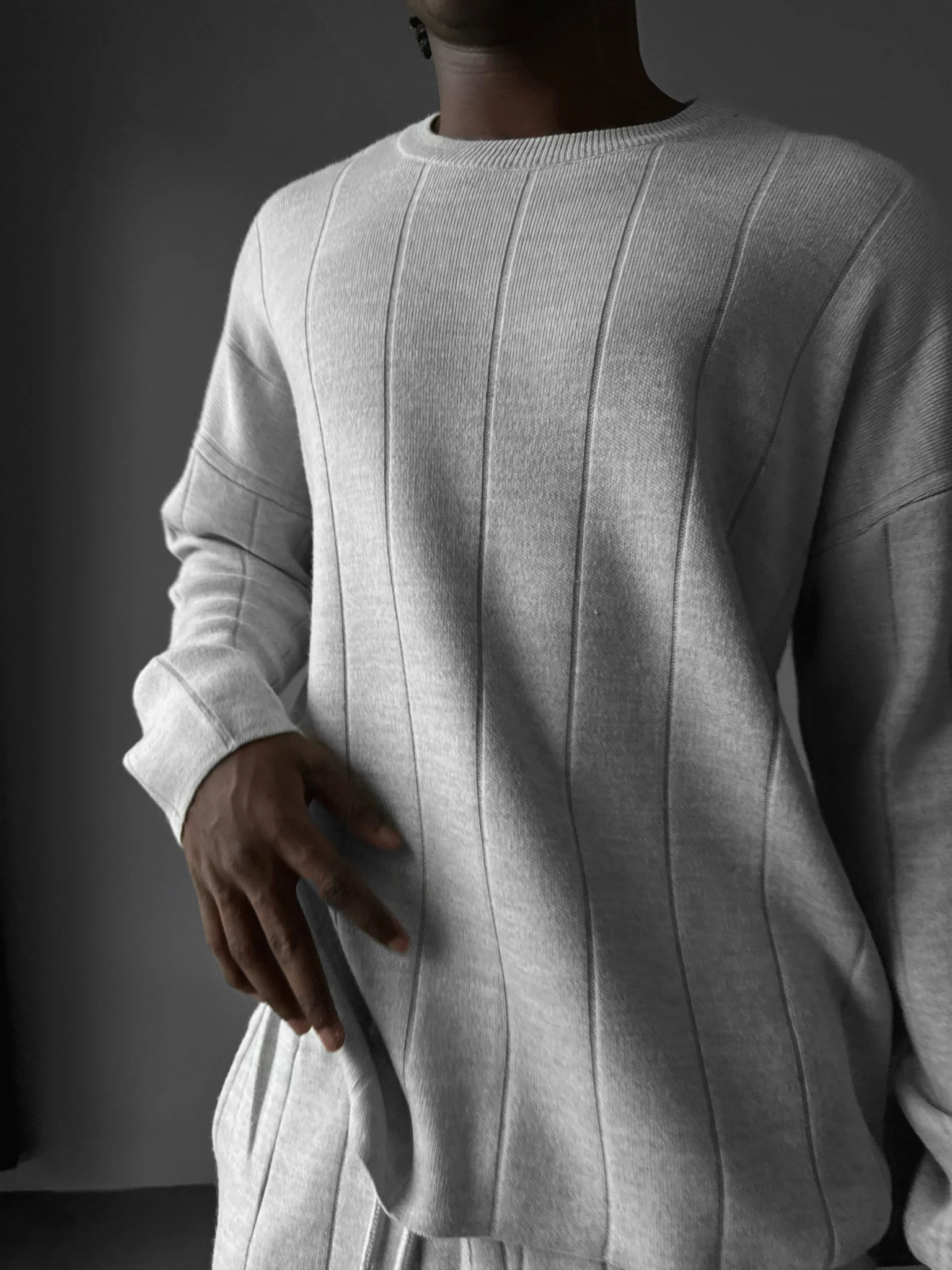Oversize Lines Knit Sweatshirt - Light Grey - Image 3