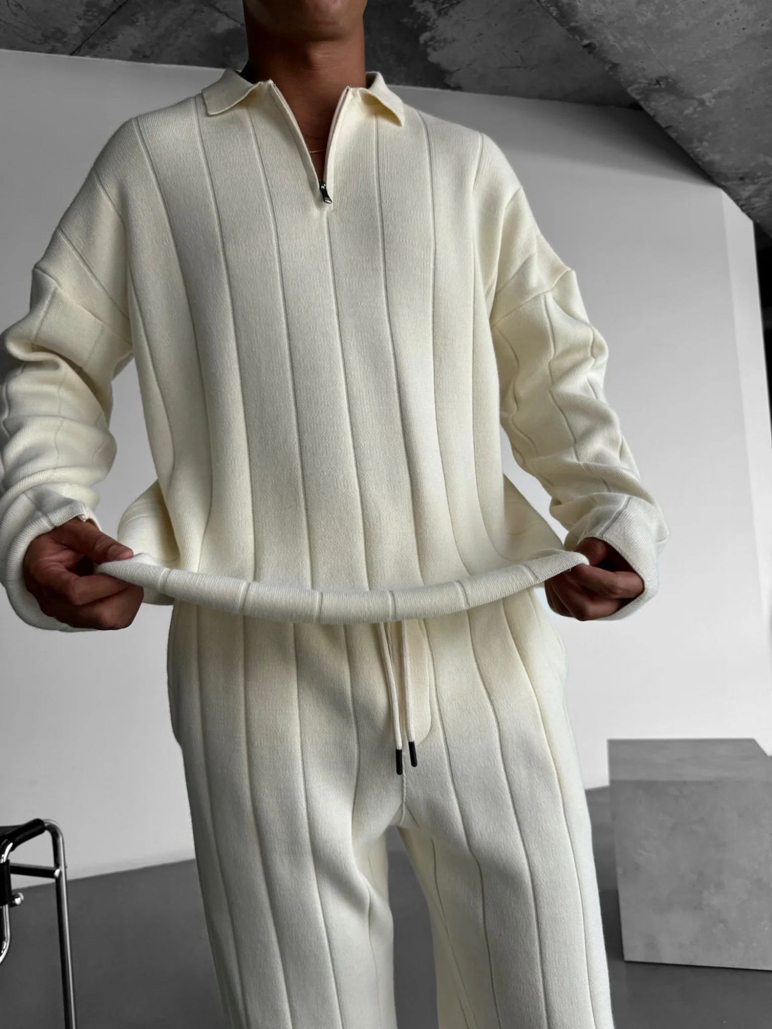 Oversize Lines Knit Zipper Polo Sweatshirt - Cremé - Image 3