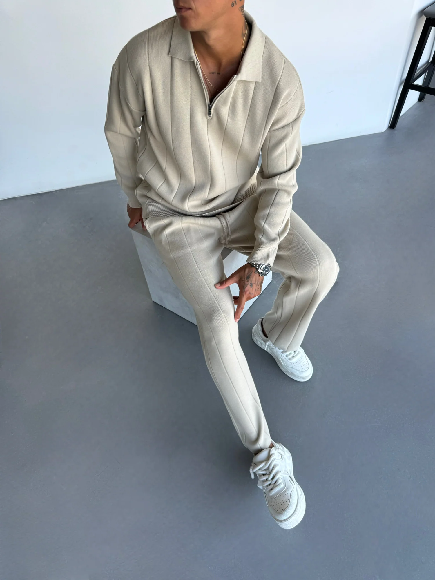 Oversize Lines Knit Zipper Polo Sweatshirt - Stone - Image 4